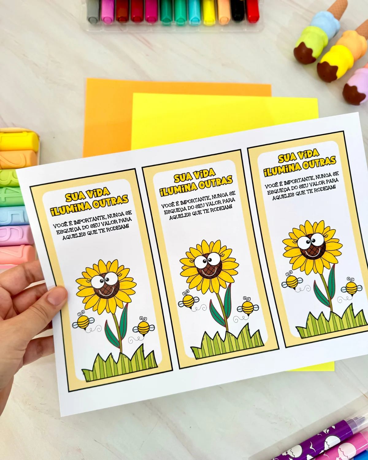 Cartão Setembro Amarelo – Material Pedagógico — amostra 2: O Setembro Amarelo nas escolas é importante porque cria…