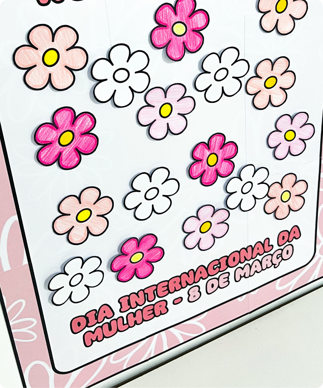 Cartaz colaborativo de Dia da Mulher para imprimir — amostra 5: Prepare uma homenagem coletiva para o 8 de março com um…