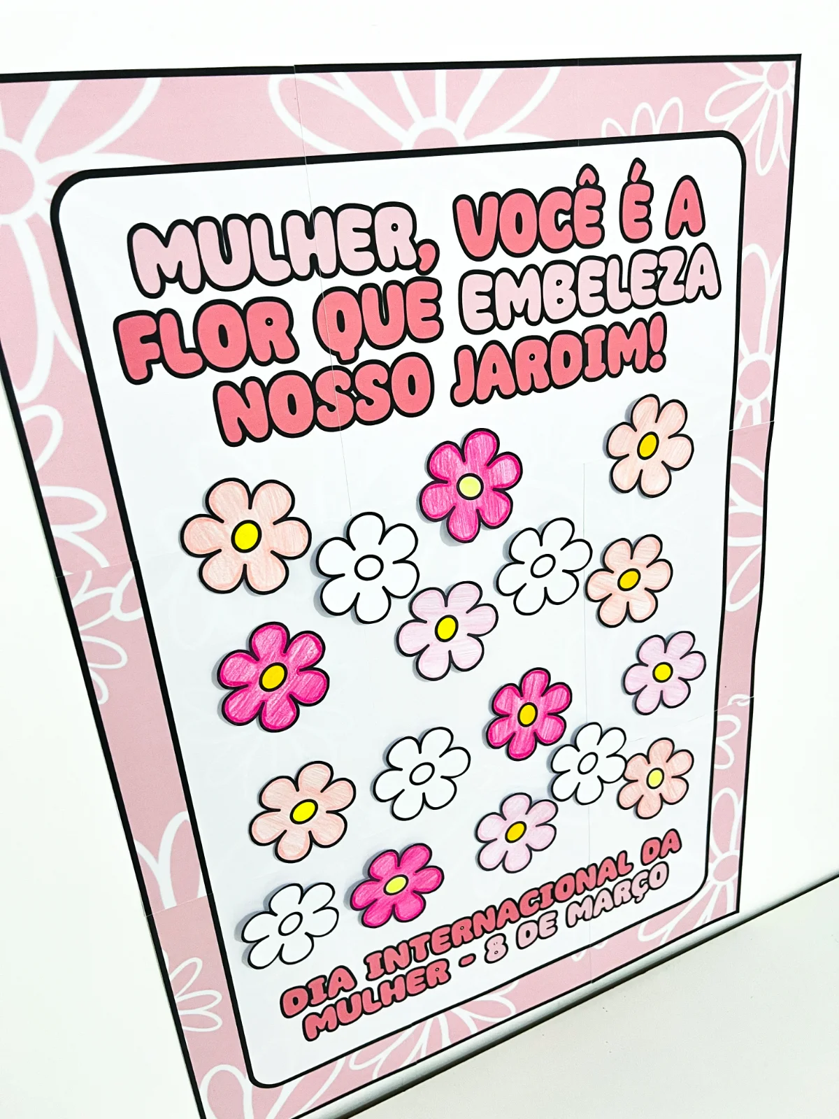 Cartaz Colaborativo Dia Internacional da Mulher — amostra 3: O Cartaz Colaborativo Dia da Mulher – 9 folhas é um painel…