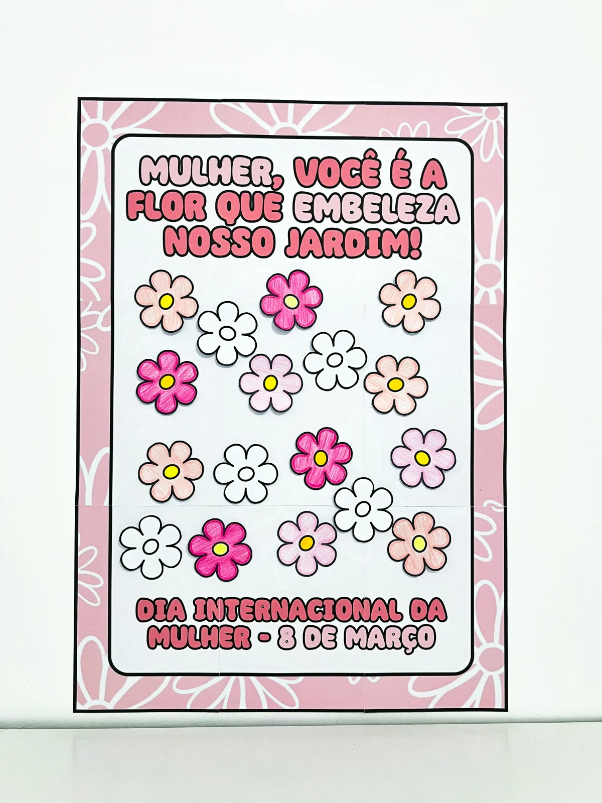 Cartaz Colaborativo Dia Internacional da Mulher — amostra 4: O Cartaz Colaborativo Dia da Mulher – 9 folhas é um painel…