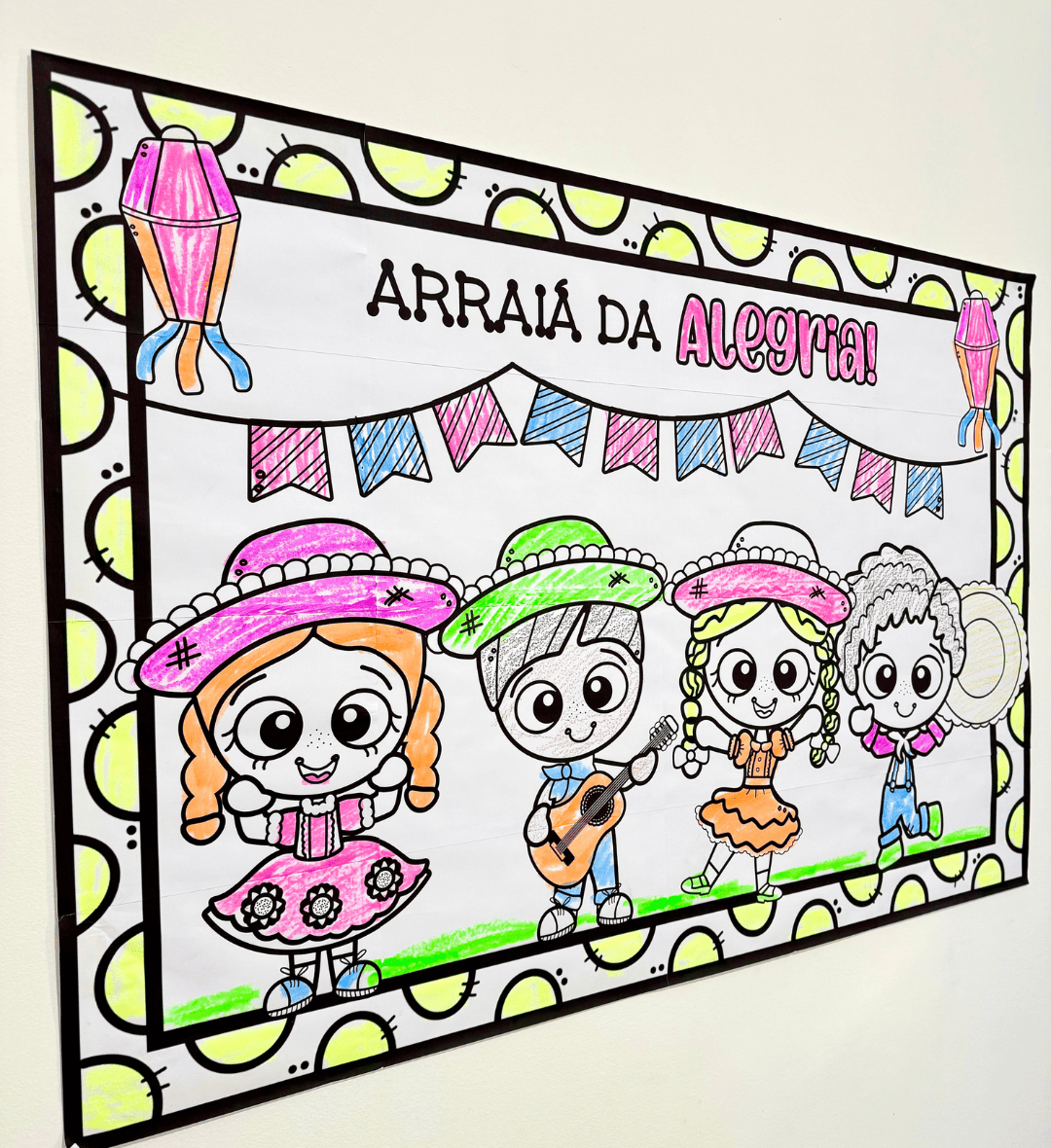 Cartaz Festa Junina para Colorir em Pintura Coletiva — amostra 3: Como usar em sala de aula