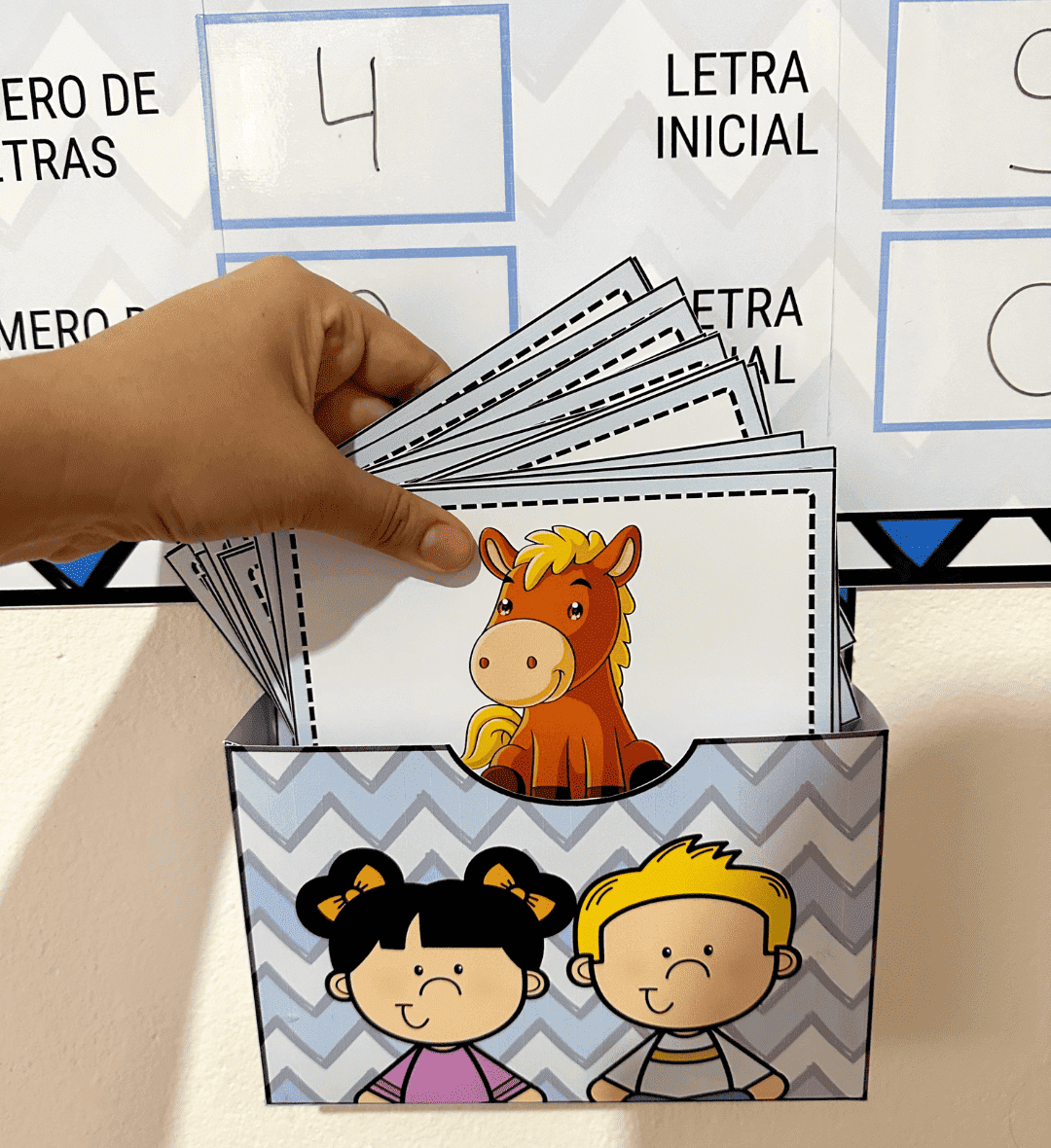 Cartaz Palavrinha do Dia em PDF para Alfabetização — amostra 5: Transforme a palavra do dia em uma oportunidade de…