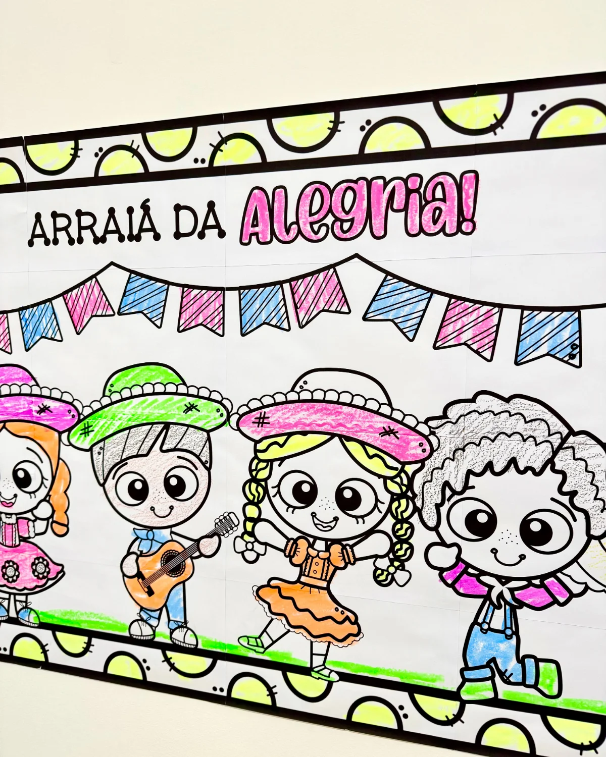Cartaz para Colorir - Tema Festa Junina – PDF para Imprimir — amostra 1: O que vem no material