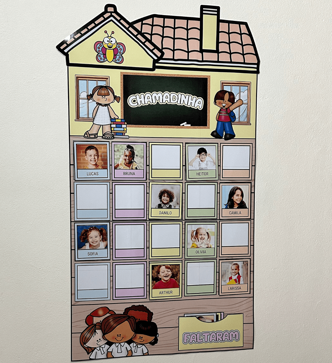 Chamadinha interativa com fotos e nomes para imprimir — amostra 5: Personalize a chamada com fotos e nomes da turma