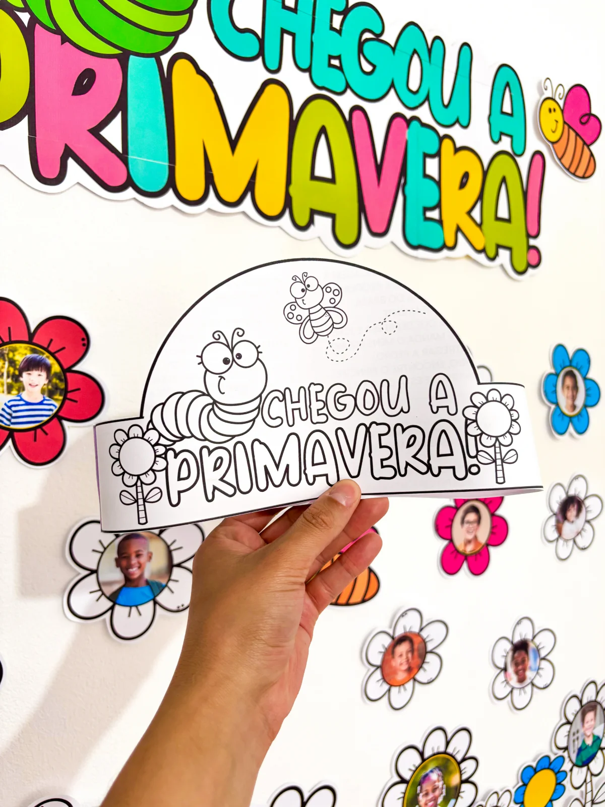Chegou a Primavera! – Material Pedagógico — amostra 2: Um painel encantador que transforma os corredores da escola em um…