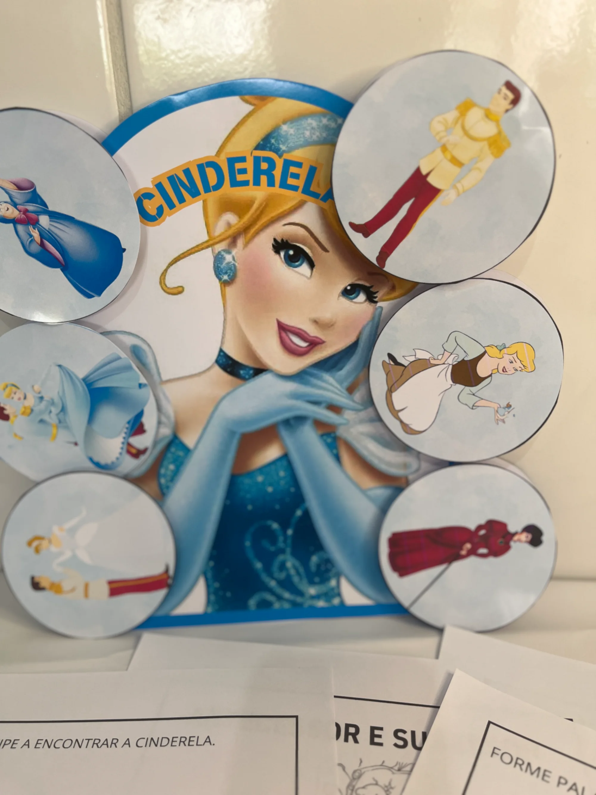 Cinderela – História e Atividades de Alfabetização — amostra 1: Material com 8 páginas sobre Cinderela, com história…