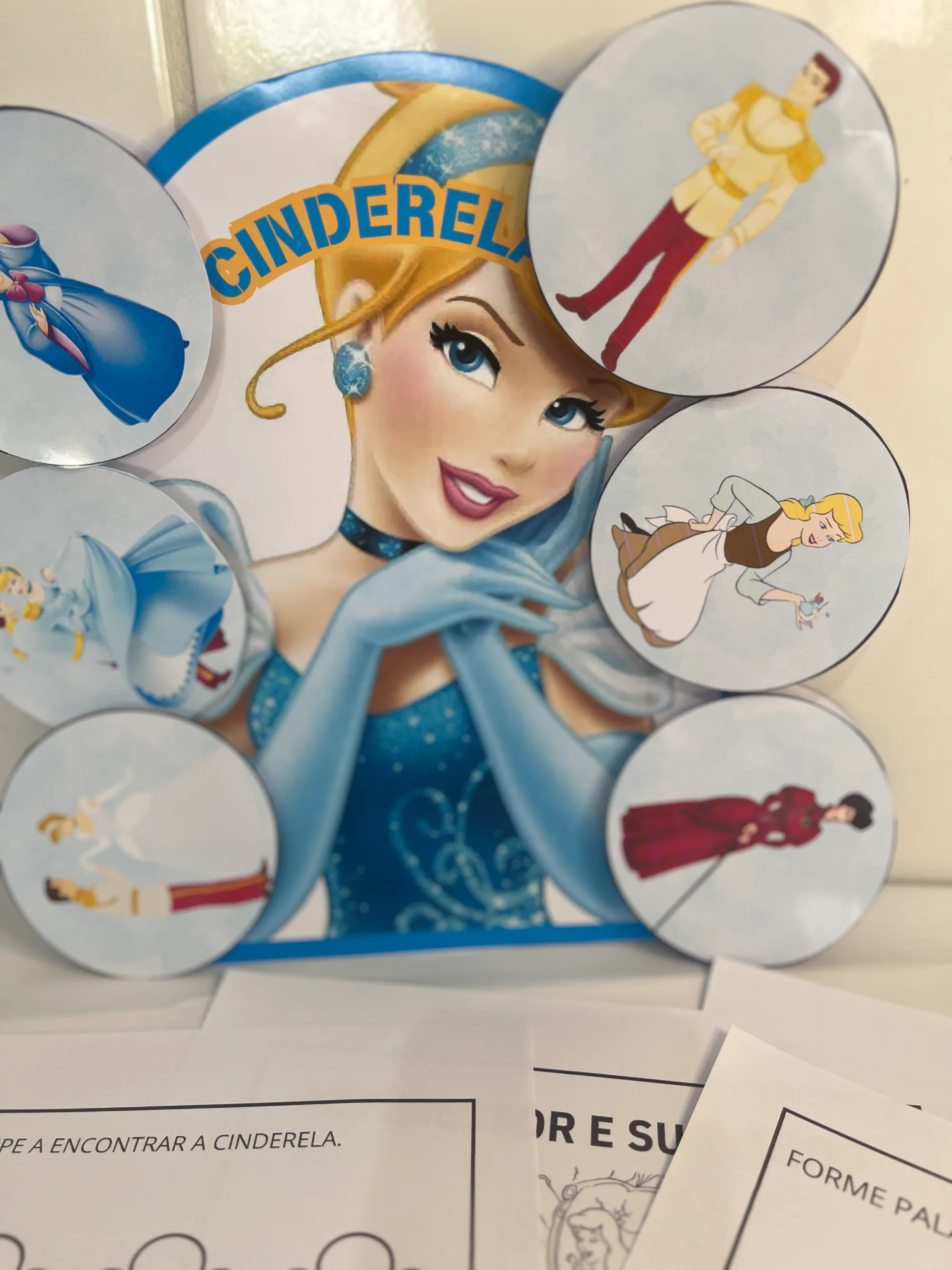 Cinderela – História e Atividades de Alfabetização — amostra 4: Material com 8 páginas sobre Cinderela, com história…
