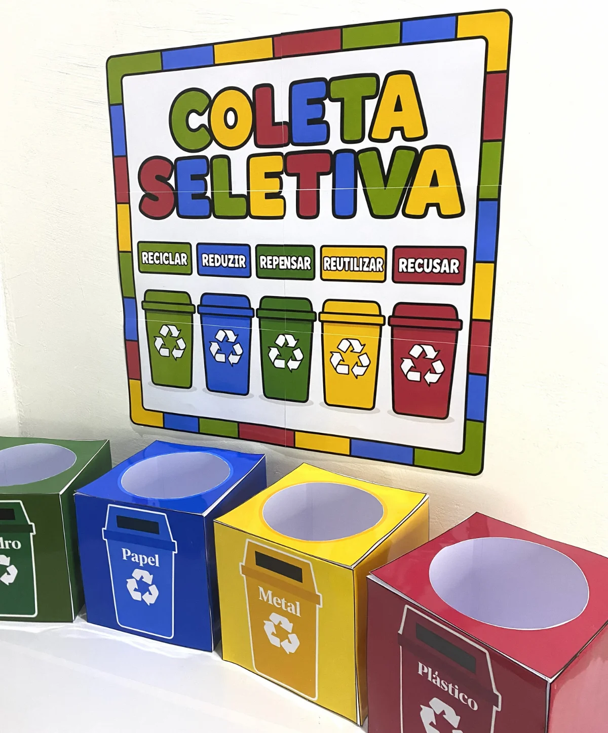 COLETA SELETIVA – RECURSO PEDAGÓGICO INTERATIVO — amostra 1: O que vem no material