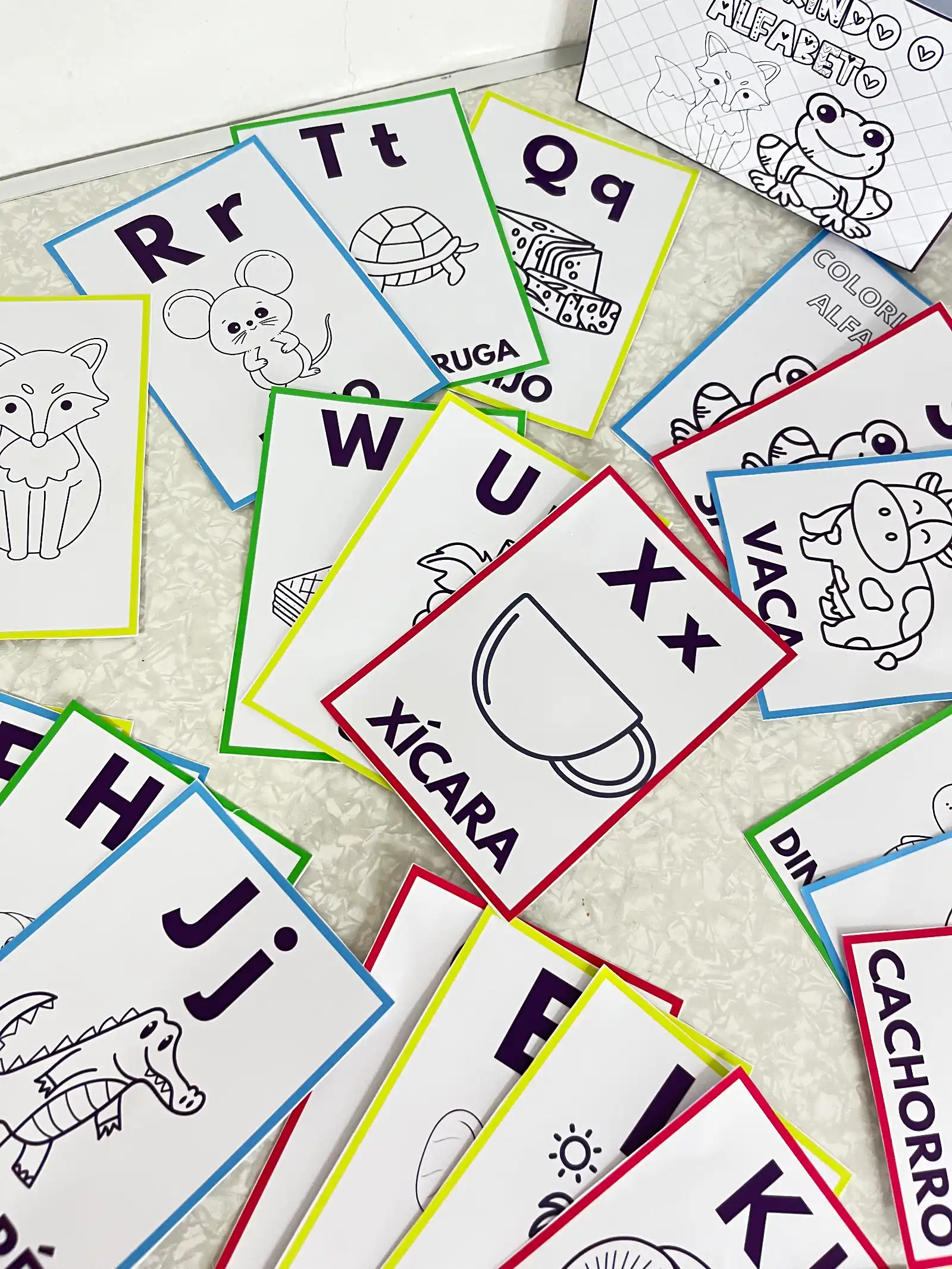 Colorindo o Alfabeto | Atividade de Alfabetização com Letras — amostra 3: Atividade de alfabetização que une pintura e…