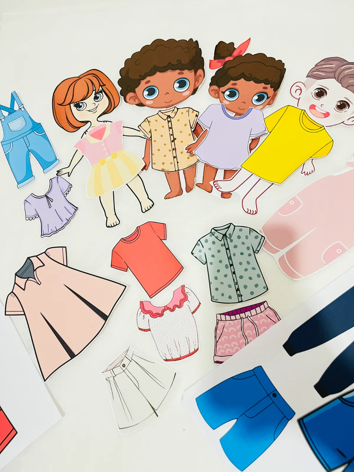 Com que roupa eu vou? — aprender a escolher também é aprender a — amostra 2: É aprender a cuidar de si, a se expressar e a… Com que roupa eu vou? — aprender a escolher também é aprender a — amostra 2: É aprender a cuidar de si, a se expressar e a…