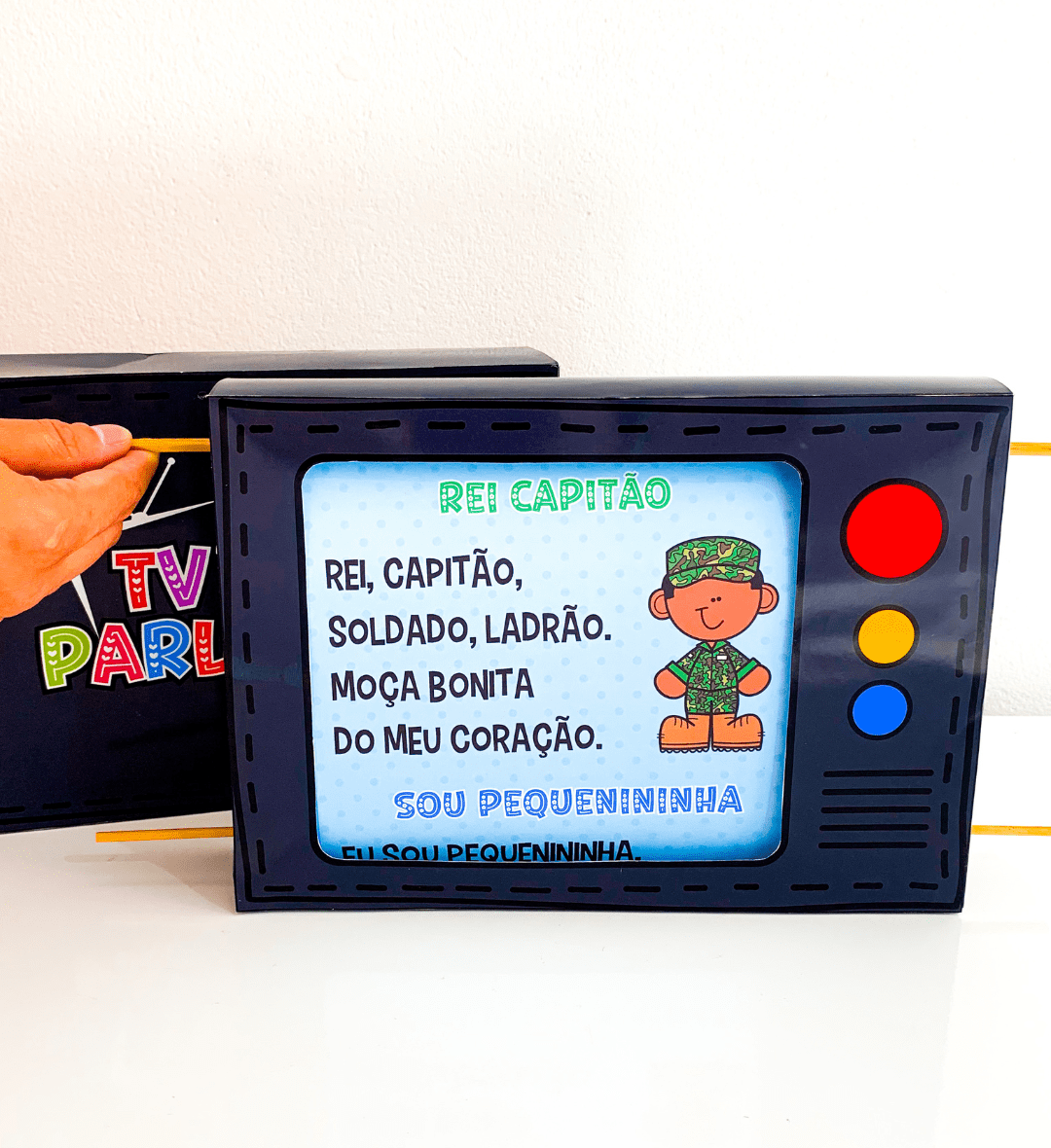Combo Folclore Brasileiro: 8 Recursos em PDF para Imprimir — amostra 7: Explore o folclore com 8 recursos em PDF para…