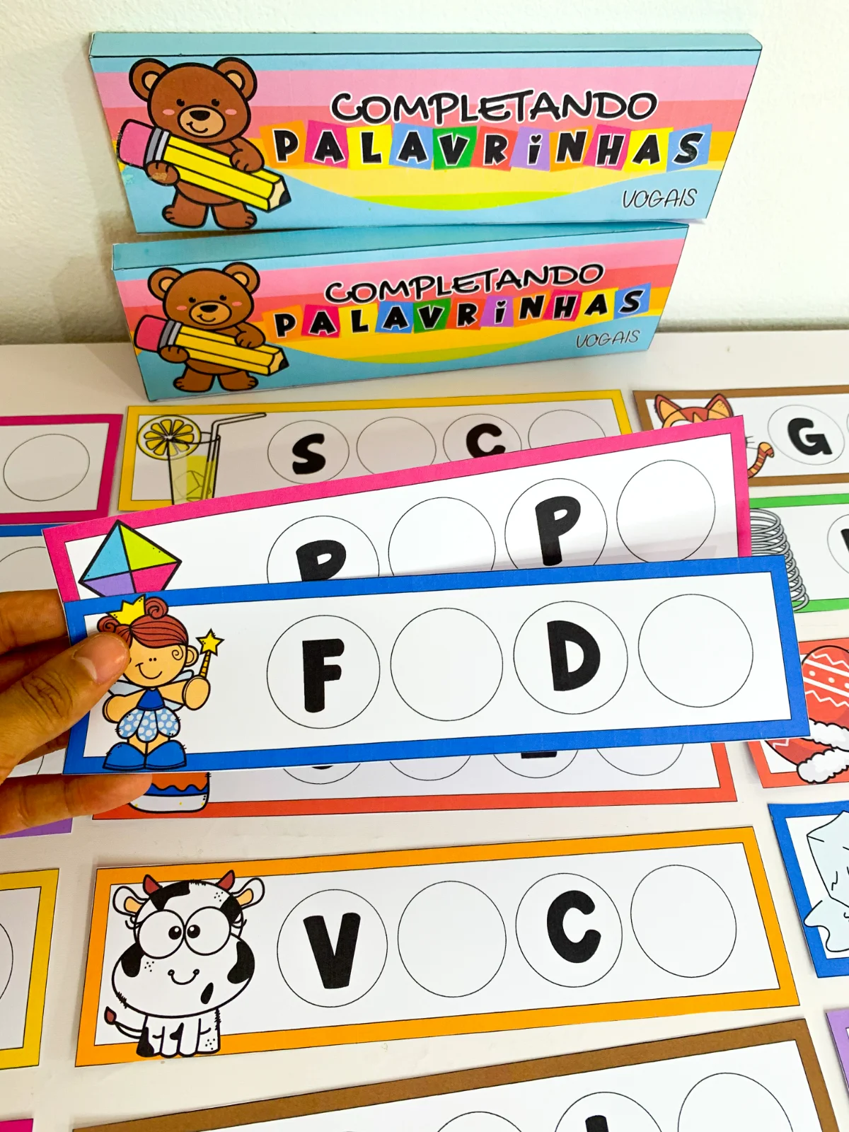 Complete as Palavrinhas com Vogais – PDF para Imprimir — amostra 3: Formato e entrega