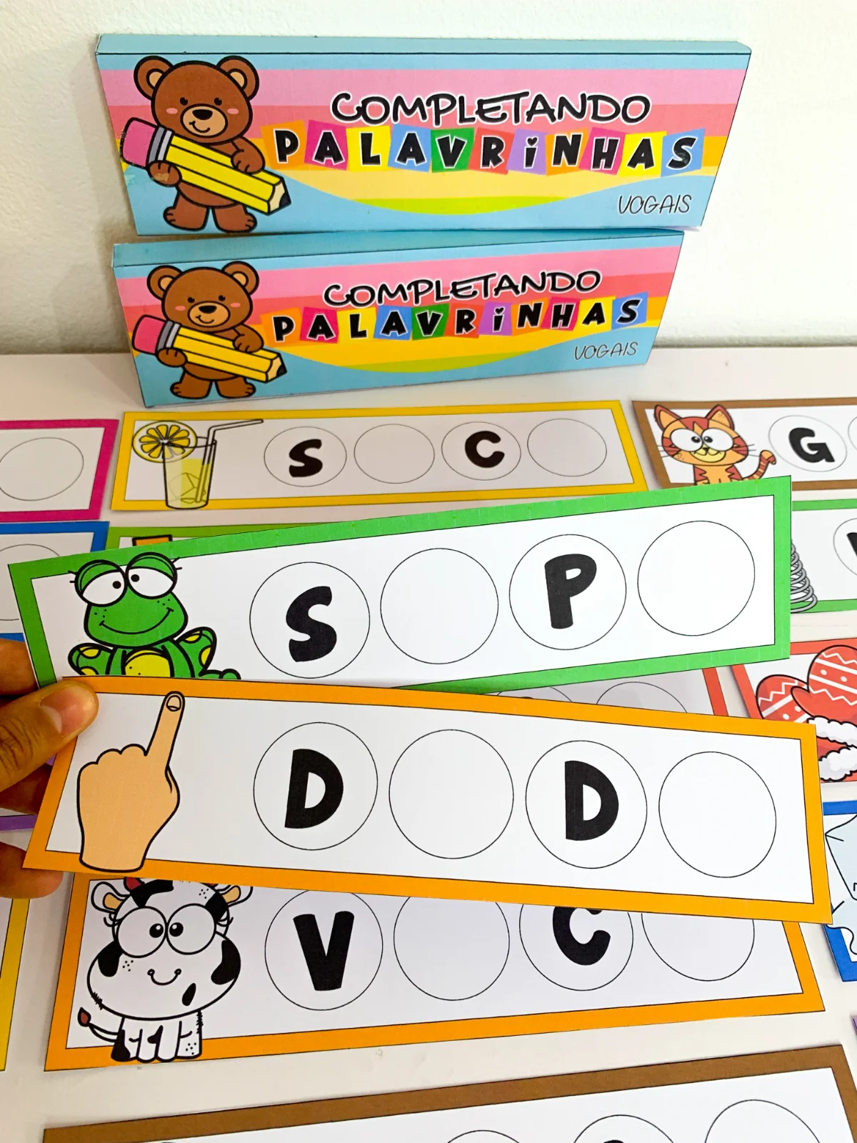 Complete as Palavrinhas com Vogais – PDF para Imprimir — amostra 6: Uma proposta pensada para crianças em fase de…