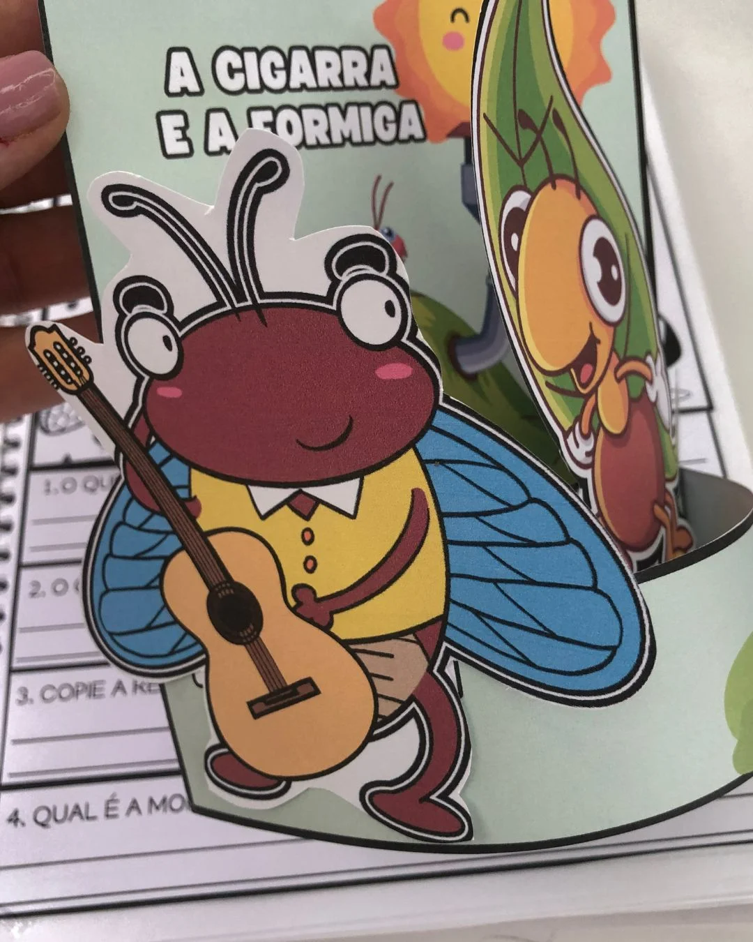 COMPREENSÃO LEITORA E ORTOGRAFIA – RECURSO COMPLETO A CIGARRA E A — amostra 3: Este arquivo é ideal para trabalhar…