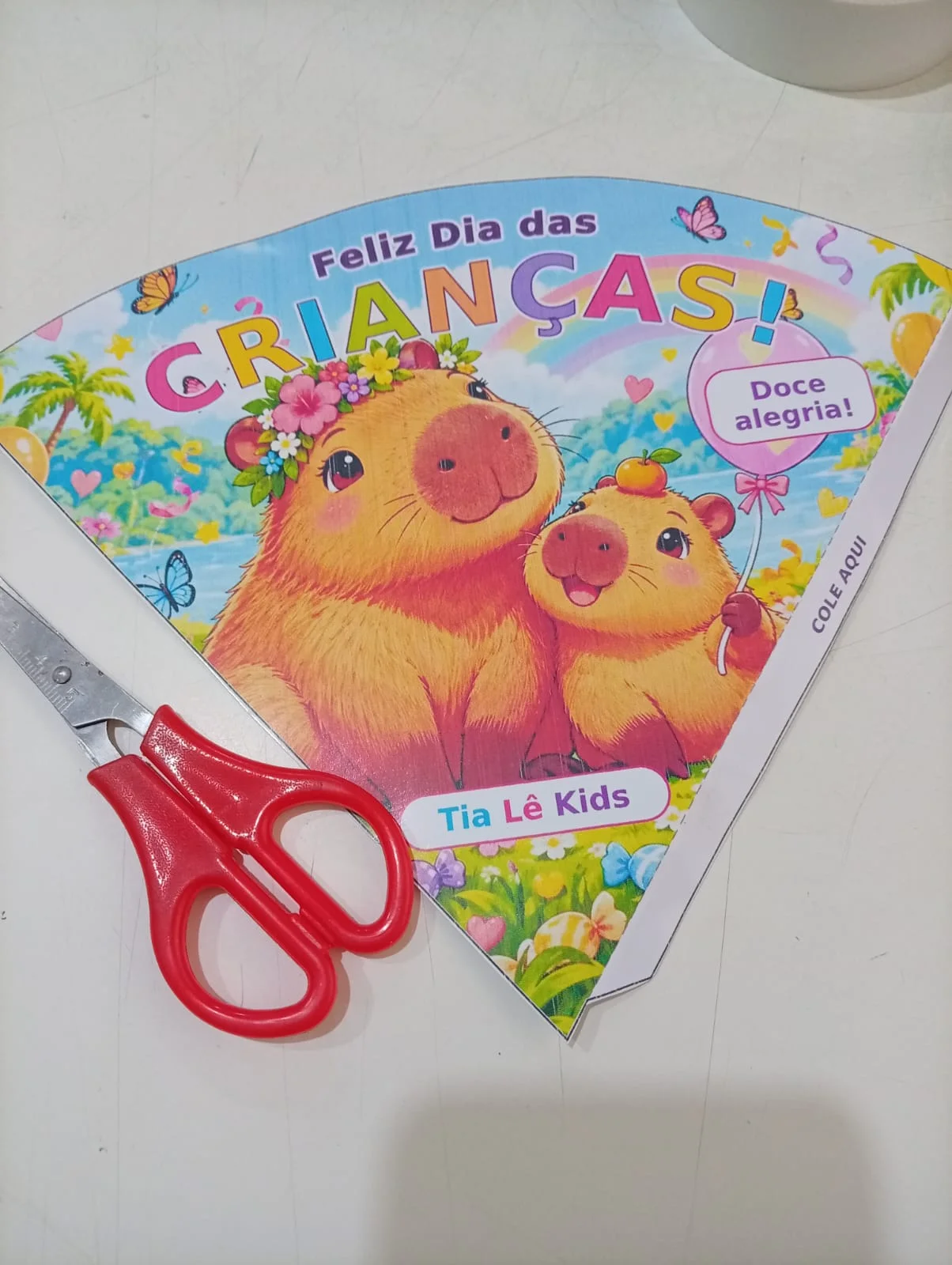 Cone para Doces Capivara – Molde Colorido em 2 Tamanhos — amostra 2: O material contém: • Molde grande: um cone por folha…