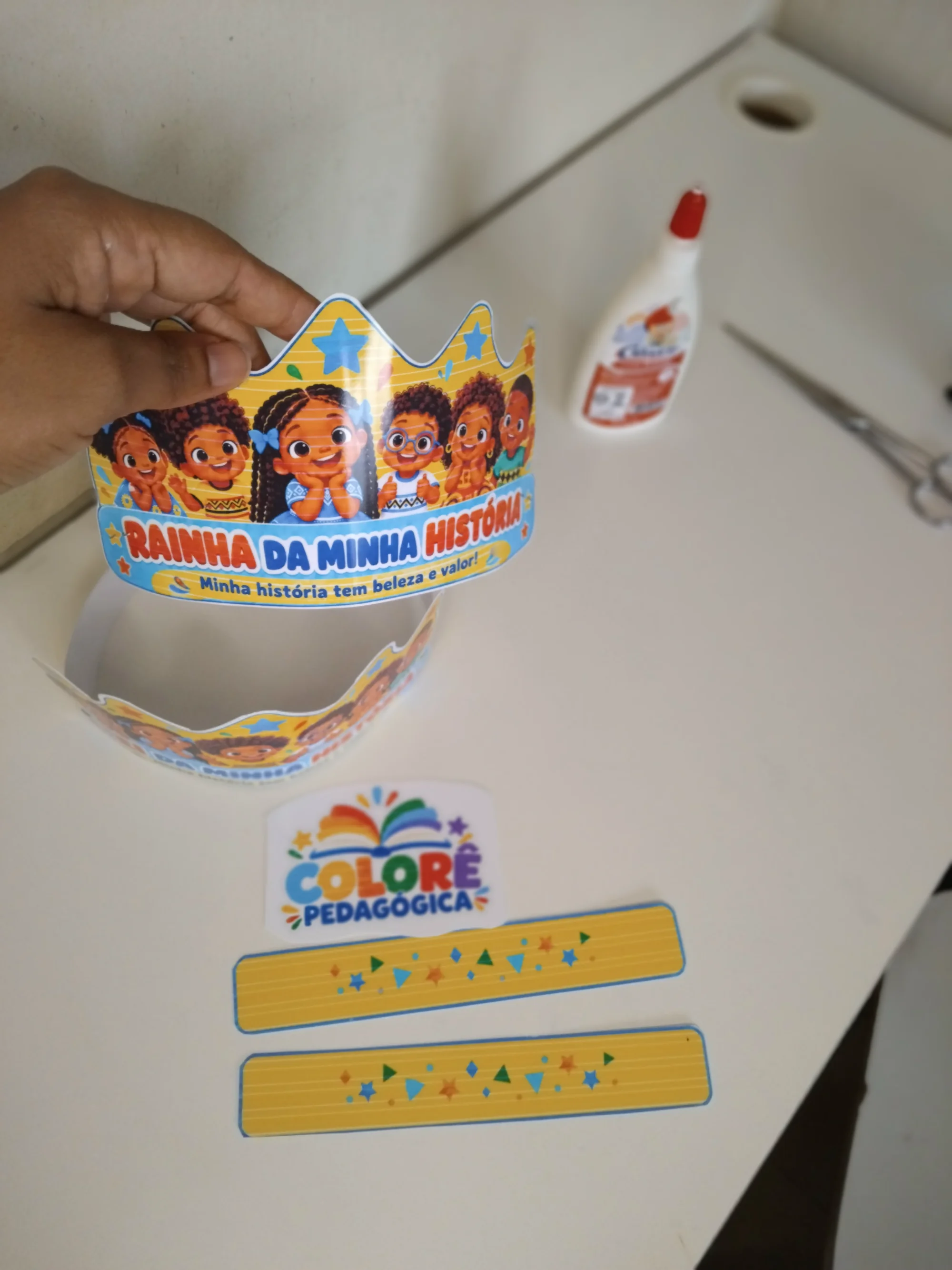 Coroas Consciência Negra: Rei e Rainha da Minha História. — amostra 1: Convide sua turma a reconhecer a beleza e o valor de…