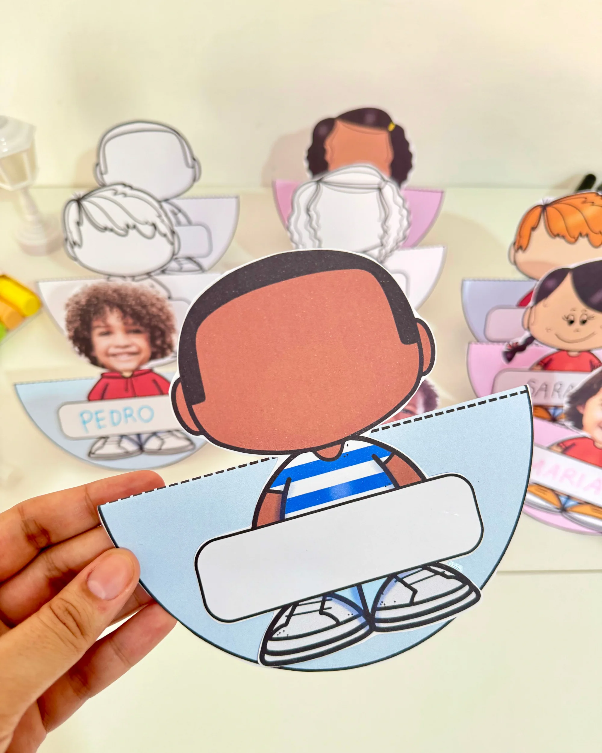 Crachá de Mesa Dançante para Educação Infantil — amostra 2: Uma opção prática e divertida para professores que procuram…