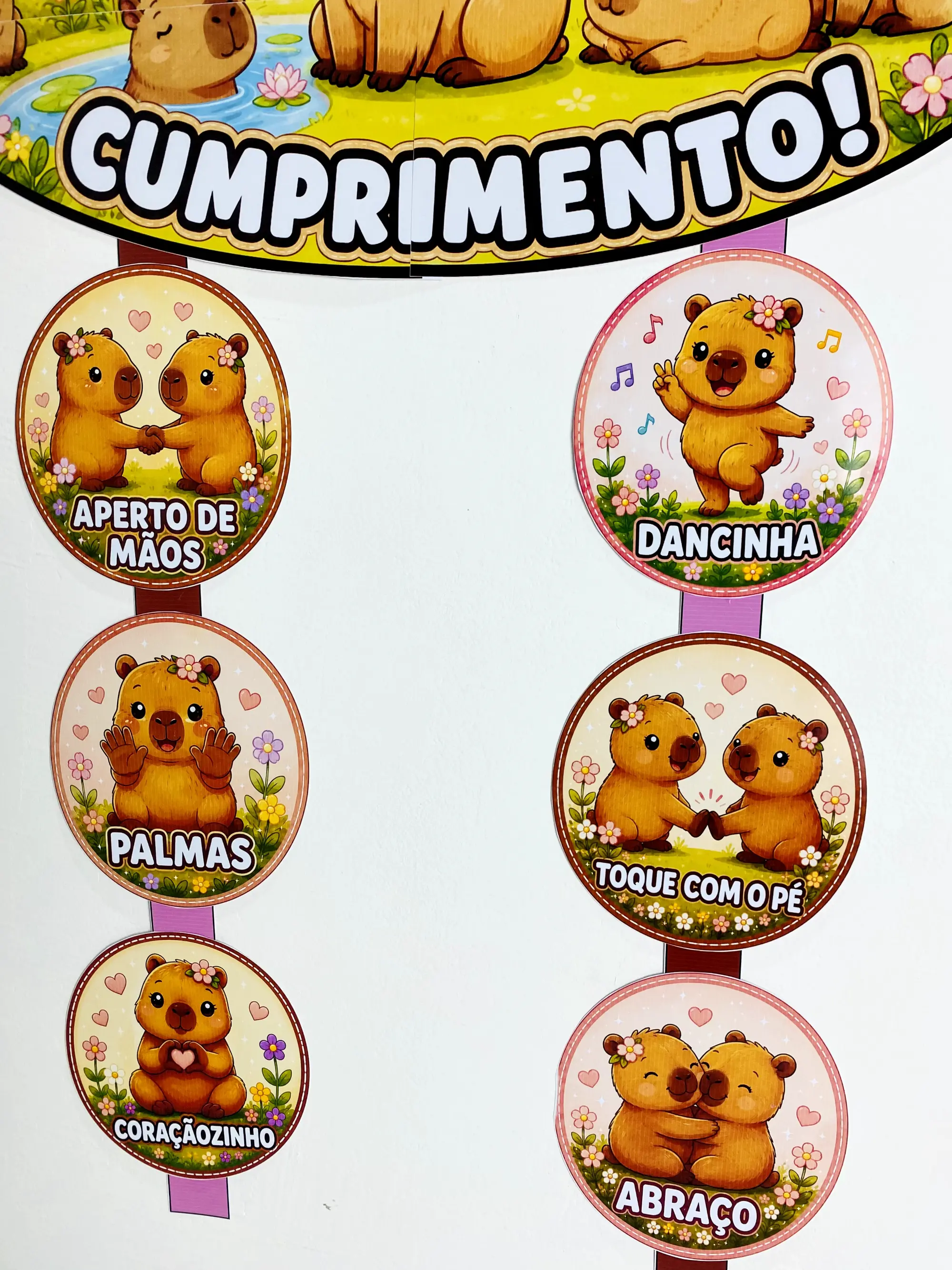 Cumprimentos Divertidos da Capivara – Ed Infantil e Anos Iniciais — amostra 3: Torne a entrada na sala mais acolhedora e…