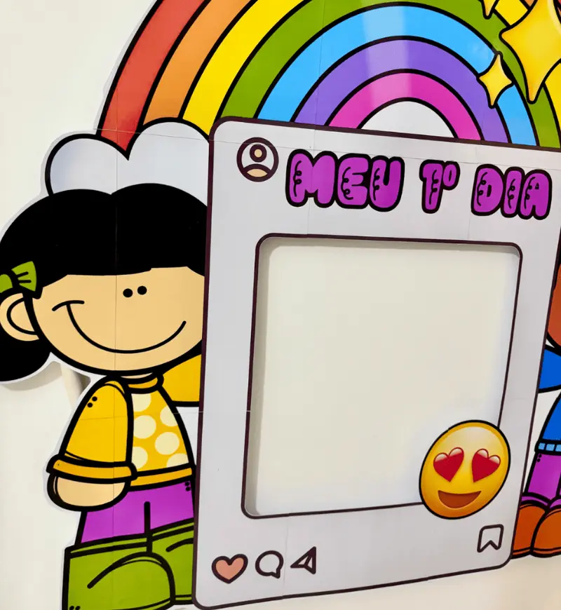 Decoração de bambolê Meu Primeiro Dia para fotos na escola — amostra 1: Decoração de bambolê para o primeiro dia de aula