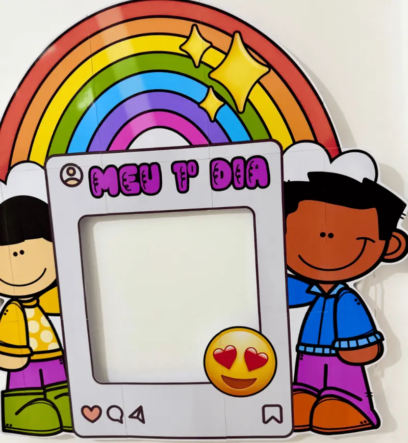 Decoração de bambolê Meu Primeiro Dia para fotos na escola — amostra 2: O que vem no material