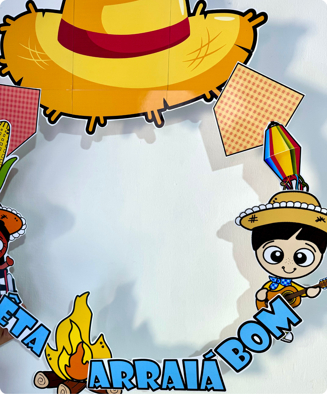 Decoração de festa junina para imprimir e montar no bambolê — amostra 1: Do PDF ao cenário de fotos da turma