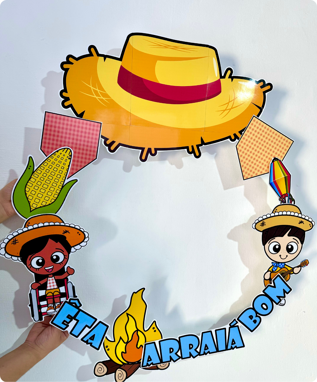 Decoração de festa junina para imprimir e montar no bambolê — amostra 5: Prepare um cantinho de fotos para a Festa Junina…