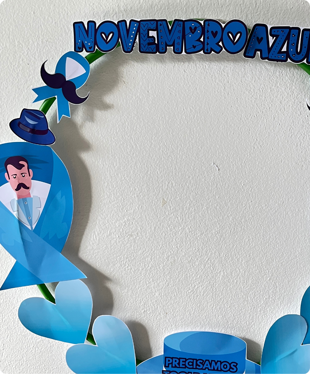 Decoração de Novembro Azul para imprimir — amostra 5: Prepare um espaço para fotos na escola com a decoração de Novembro…