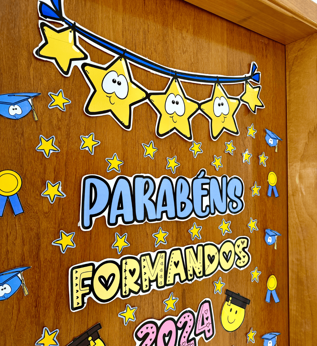 Decoração de Porta Formandos 2024 em PDF para Imprimir — amostra 4: Para quem é indicado