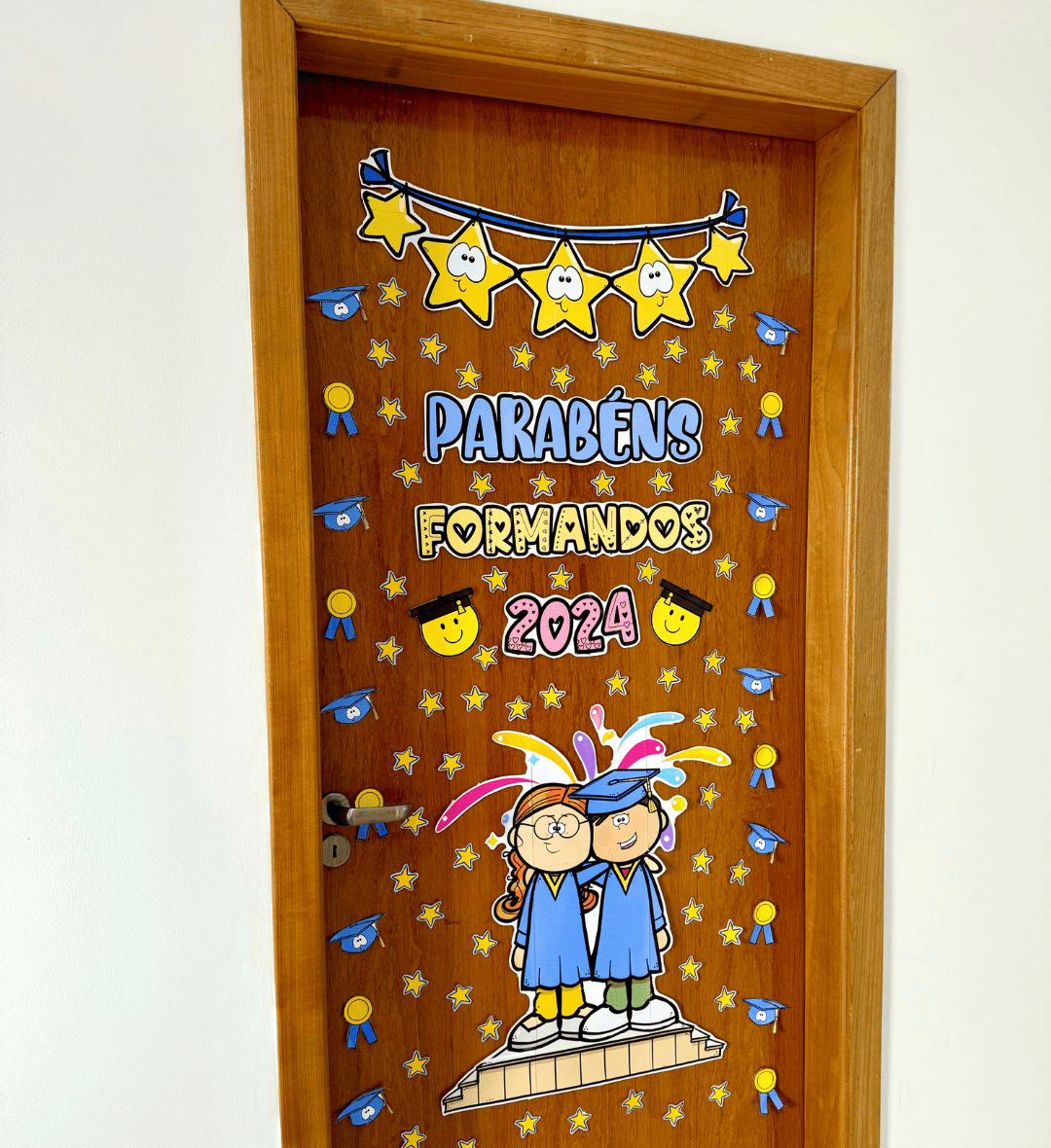 Decoração de Porta Formandos 2024 em PDF para Imprimir — capa do material