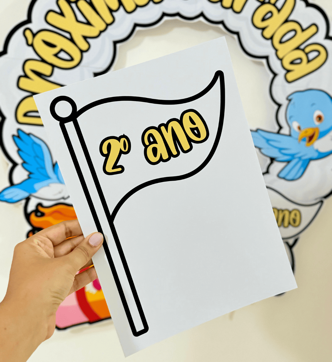 Decoração para Bambolê Próxima Parada em PDF — amostra 5: Prepare um cenário para fotos de final de ano com a decoração…