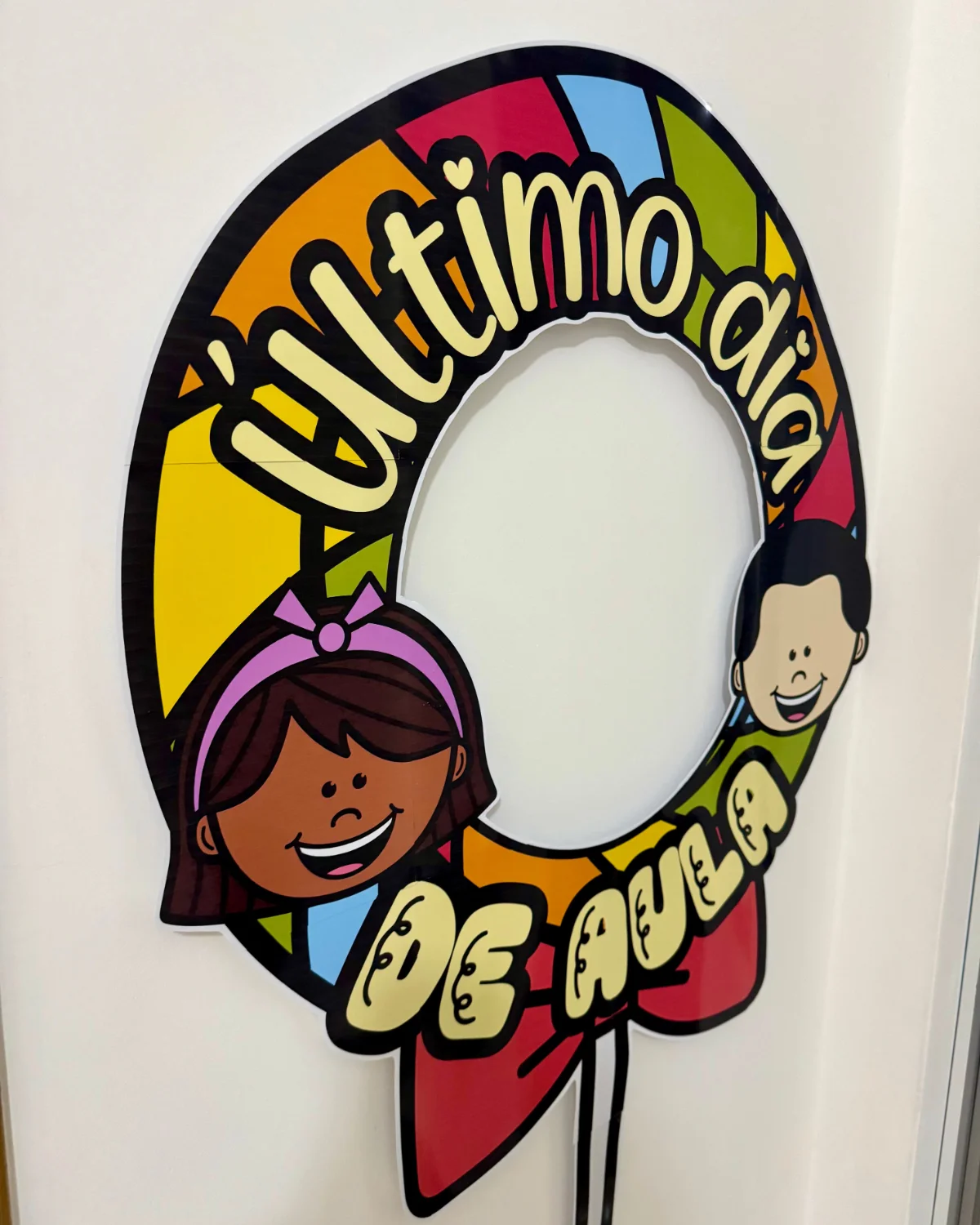 Decoração para Bambolê – Último Dia de Aula | Painel para Fotos — amostra 1: Transforme o último dia de aula em um momento… Decoração para Bambolê – Último Dia de Aula | Painel para Fotos — amostra 1: Transforme o último dia de aula em um momento…