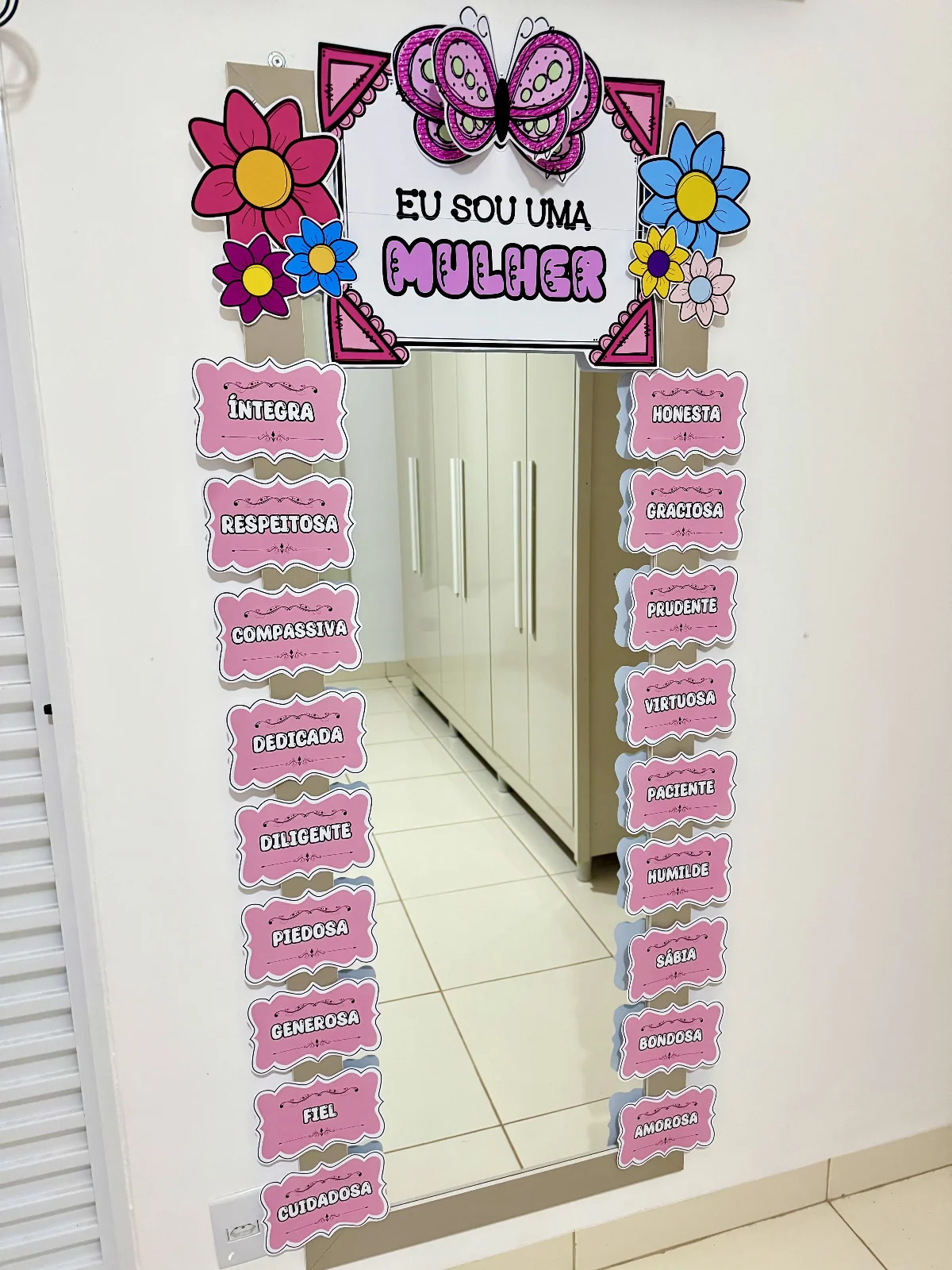 Decoração para espelho - Dia da Mulher – PDF para Imprimir — Datas comemorativas para Educação Infantil: Transforme sua…