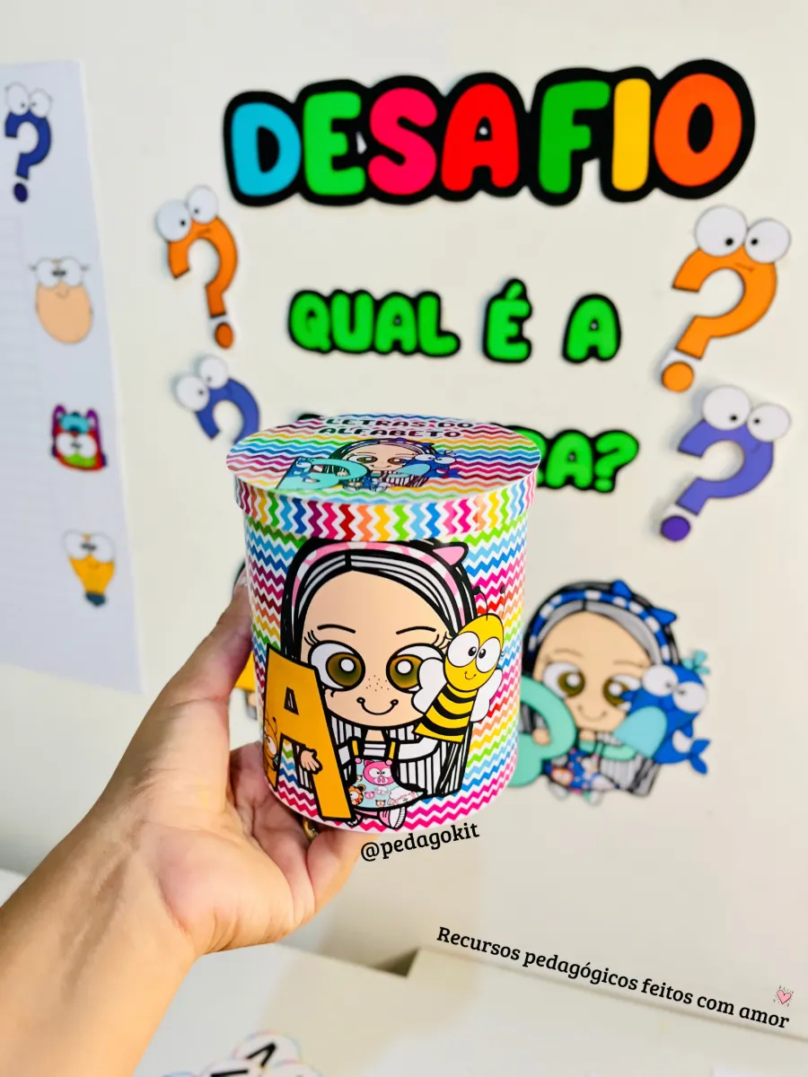 Desafio - qual é a palavra? — amostra 3: O desafio combina letras do alfabeto e imagens para estimular a identificação de…