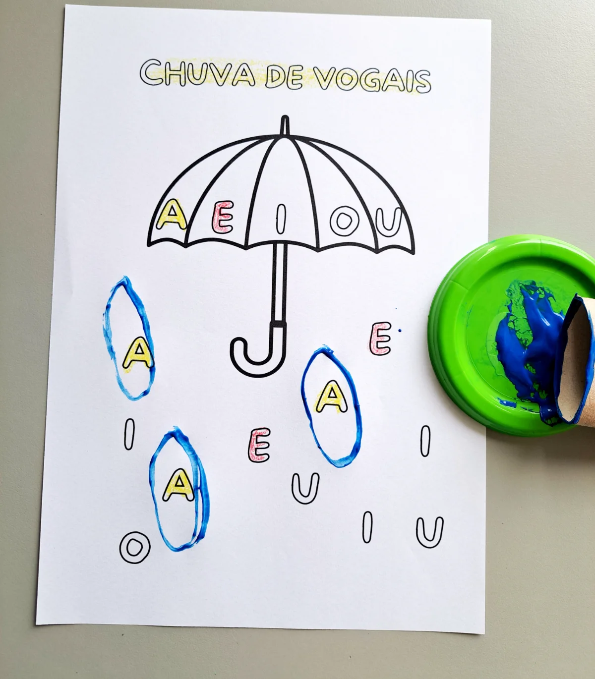 Dia da Água – Chuva de Vogais | Educação Infantil – Atividade Lúdica — amostra 1: 🌧️☂️ Chuva de Vogais