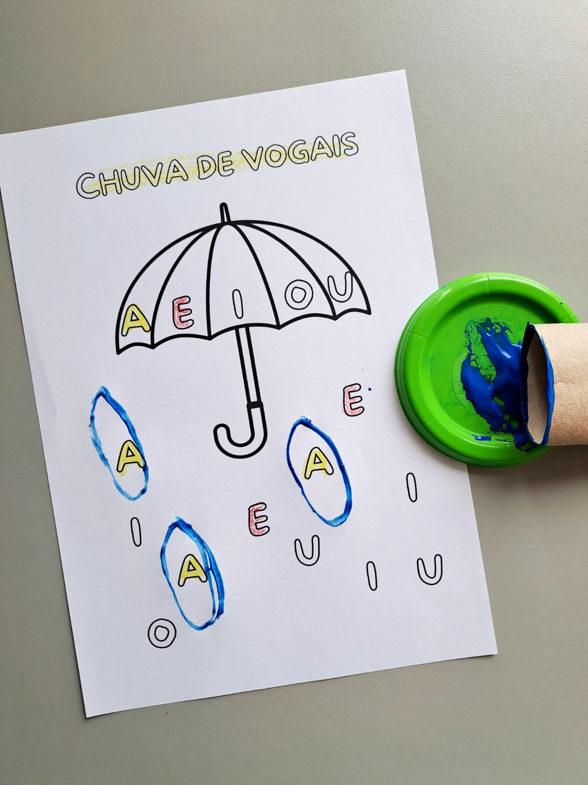 Dia da Água – Chuva de Vogais | Educação Infantil – Atividade Lúdica — amostra 2: Atividade com guarda-chuva e técnica de…