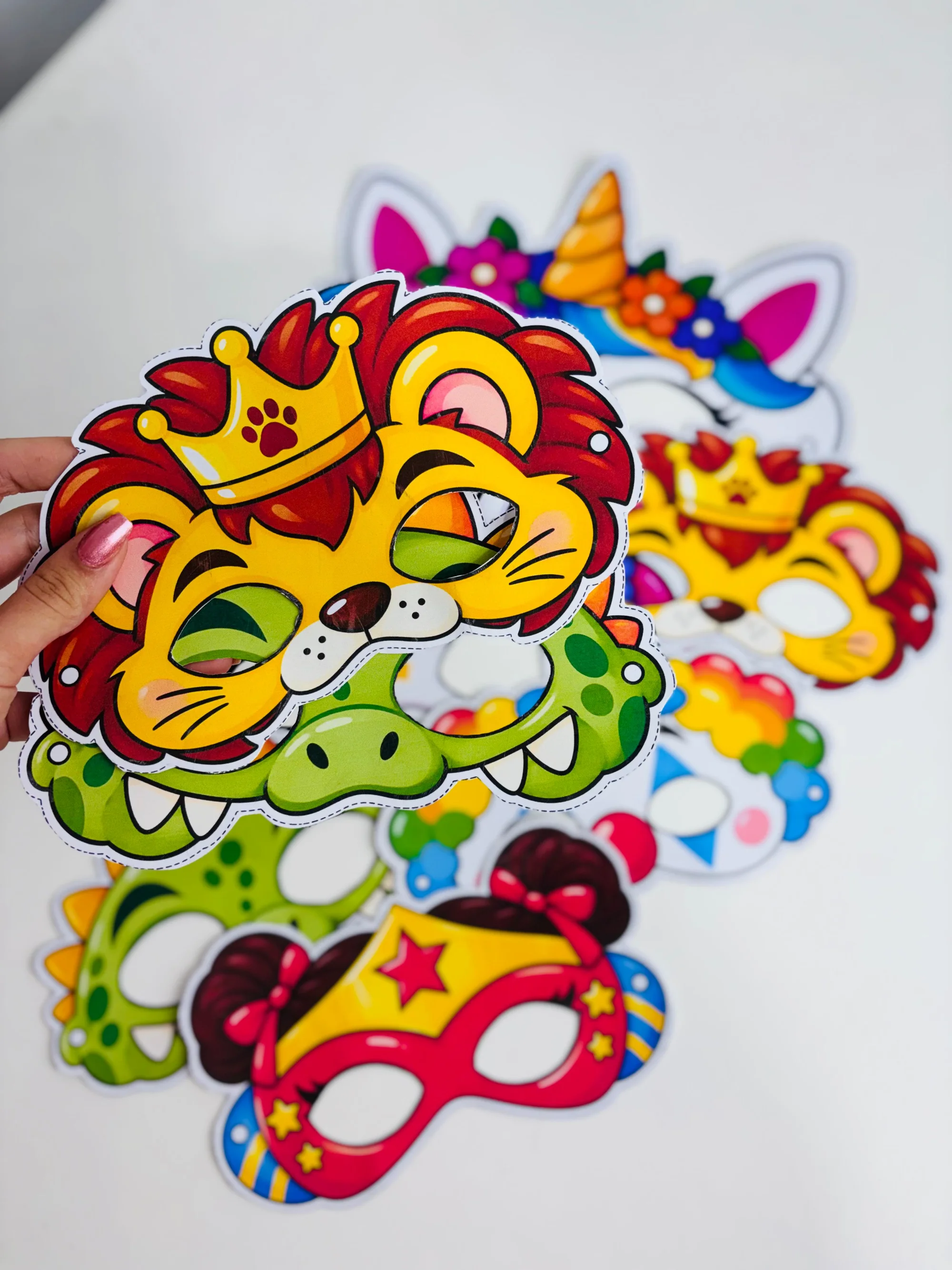 Dia das Crianças: Máscaras Divertidas — amostra 4: Kit com máscaras divertidas prontas para imprimir, recortar e utilizar…