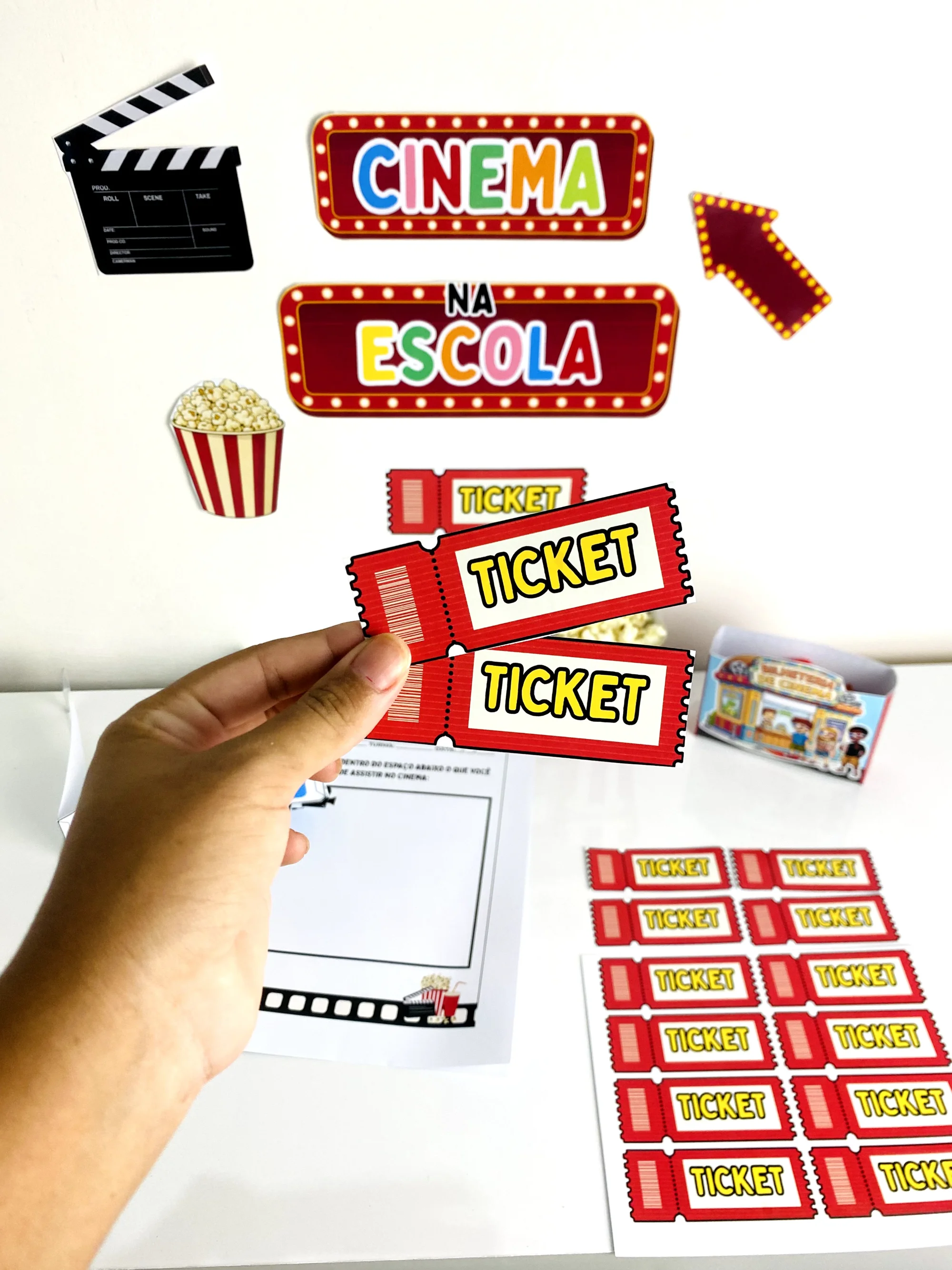 Dia do Cinema na Escola – Kit Cinema para Imprimir — amostra 6: Kit Dia do Cinema na Escola com painel, óculos 3D, tickets,…