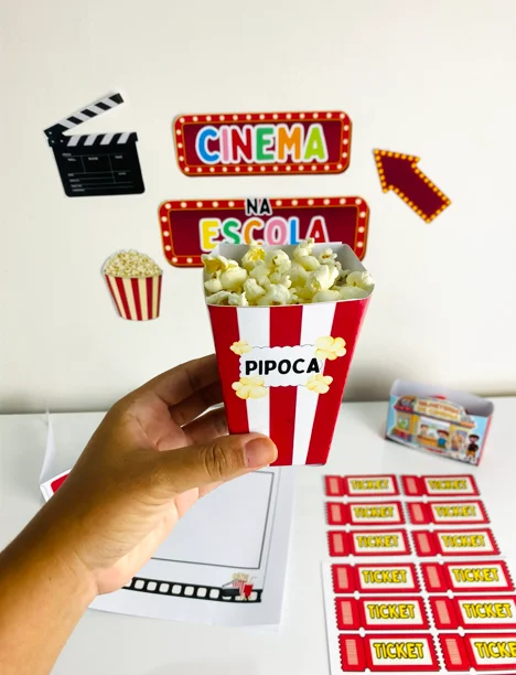 Dia do Cinema Na Escola – Uma Experiência Inesquecível! — amostra 3: 🎬 Painel temático para montar e decorar a sala; 🥽…