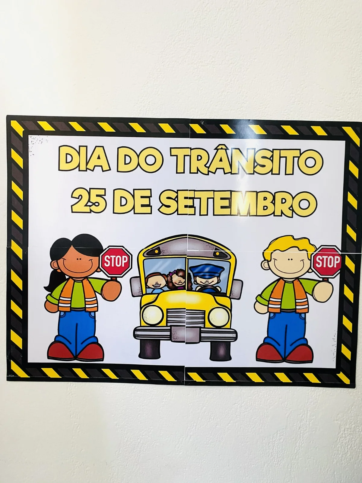 Dia do Trânsito: Aprendizado Divertido! – Material Pedagógico — amostra 7: Uma forma leve e criativa de ensinar regras de…