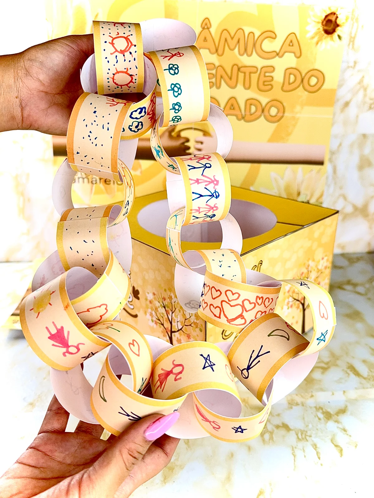 Dinâmica corrente do cuidado - Setembro amarelo — amostra 4: "💛🤝 Nossa 'Corrente do Cuidado' do Setembro Amarelo foi um…