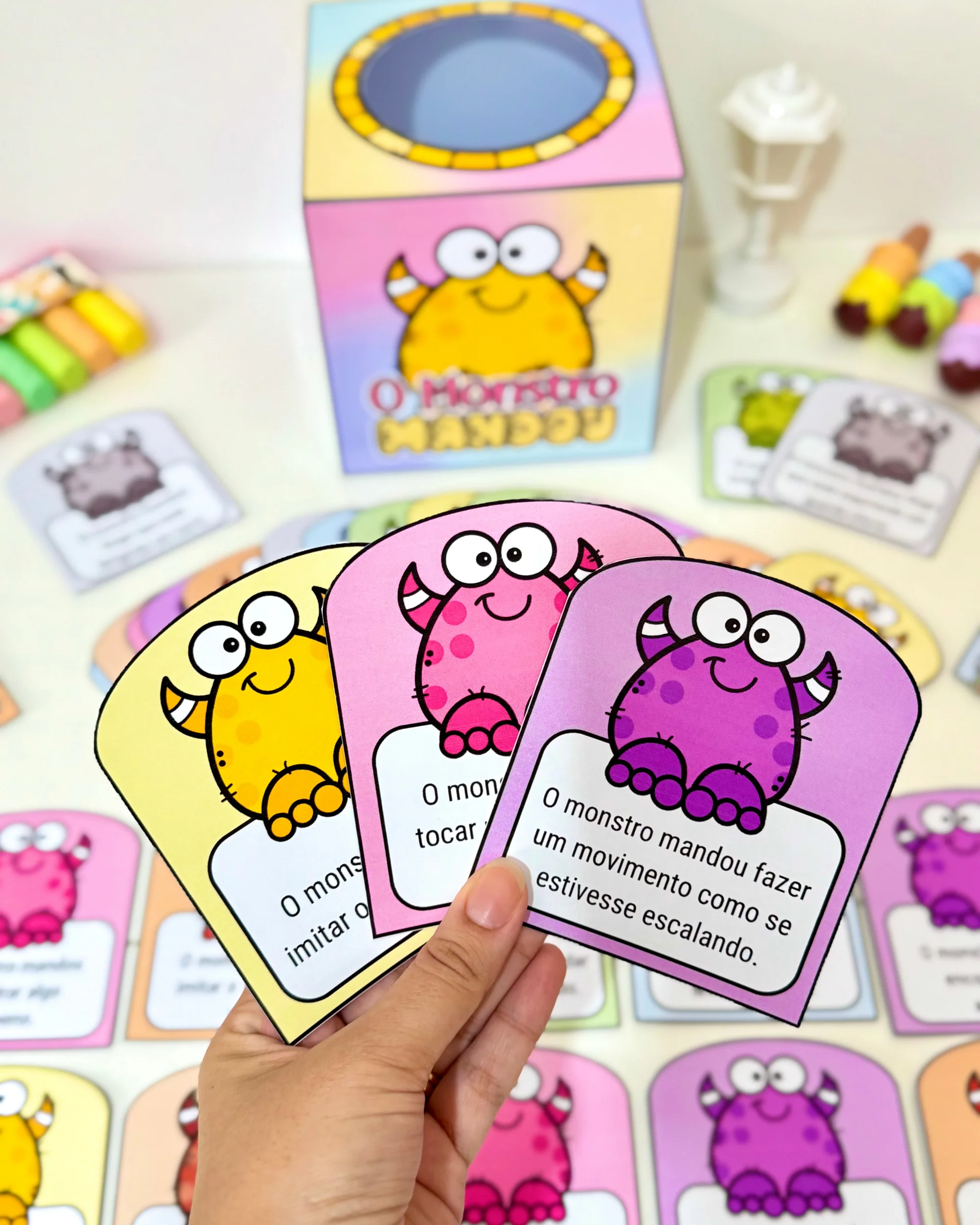 Dinâmica “O Monstro Mandou” para Educação Infantil e Ensino — amostra 1: O que vem no material
