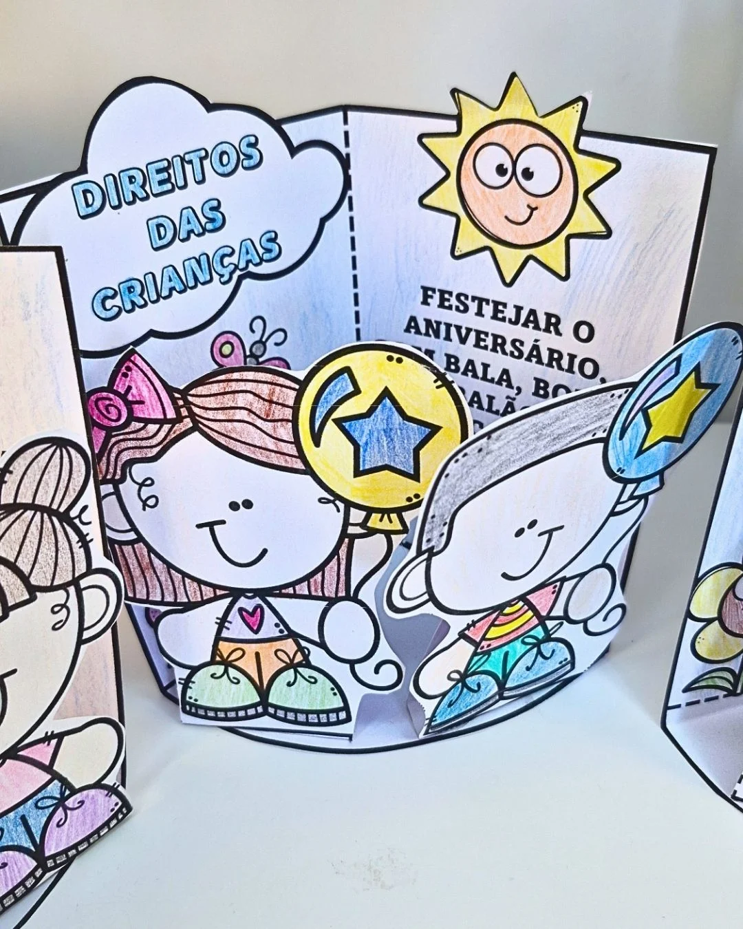 Direitos das Crianças: Cenários para Colorir – Educação Infantil — amostra 1: Cenários para colorir e montar sobre os…