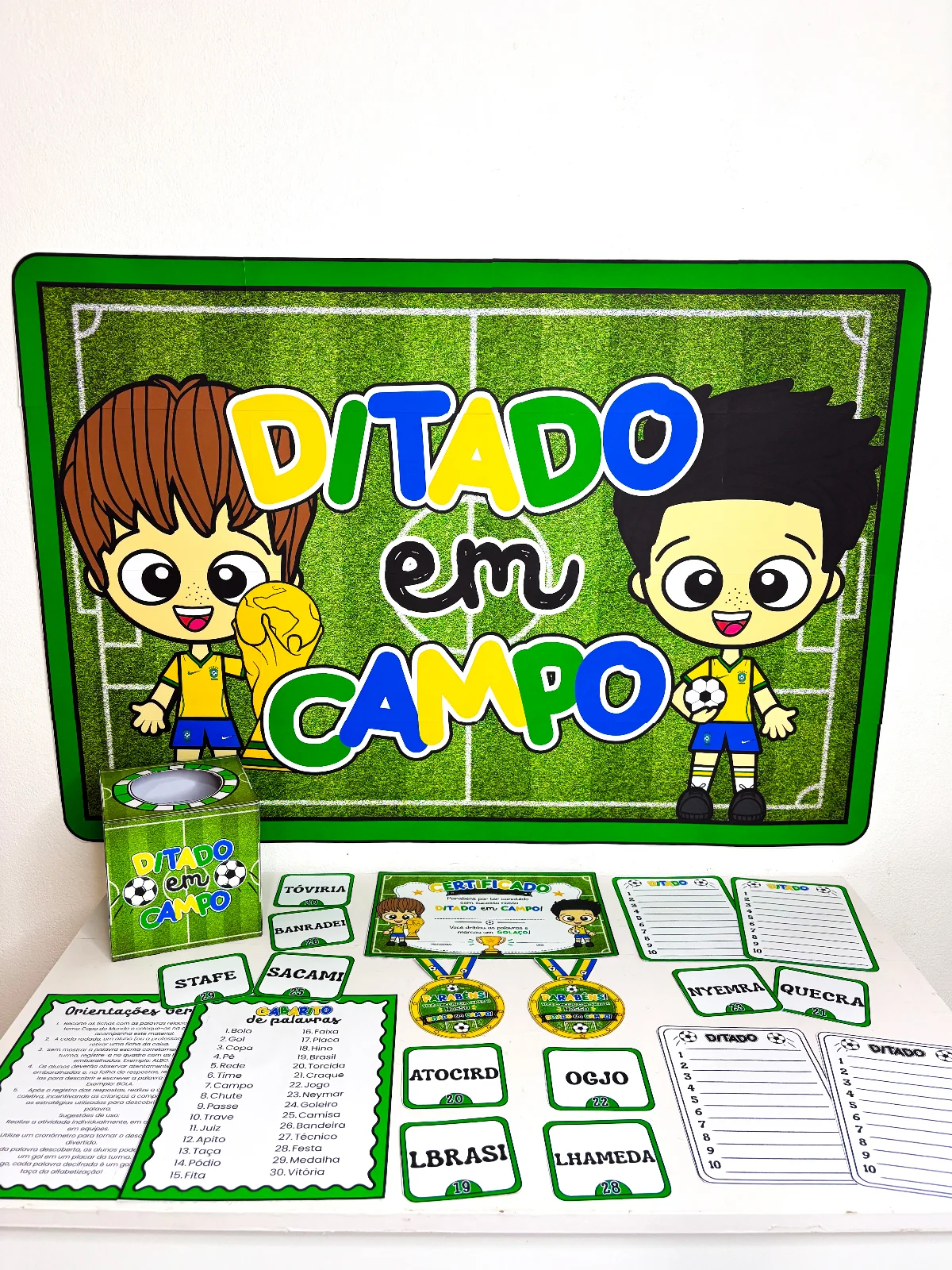 Ditado em Campo - Tema Copa do Mundo — amostra 1: Que tal transformar o momento do ditado em uma verdadeira partida de…