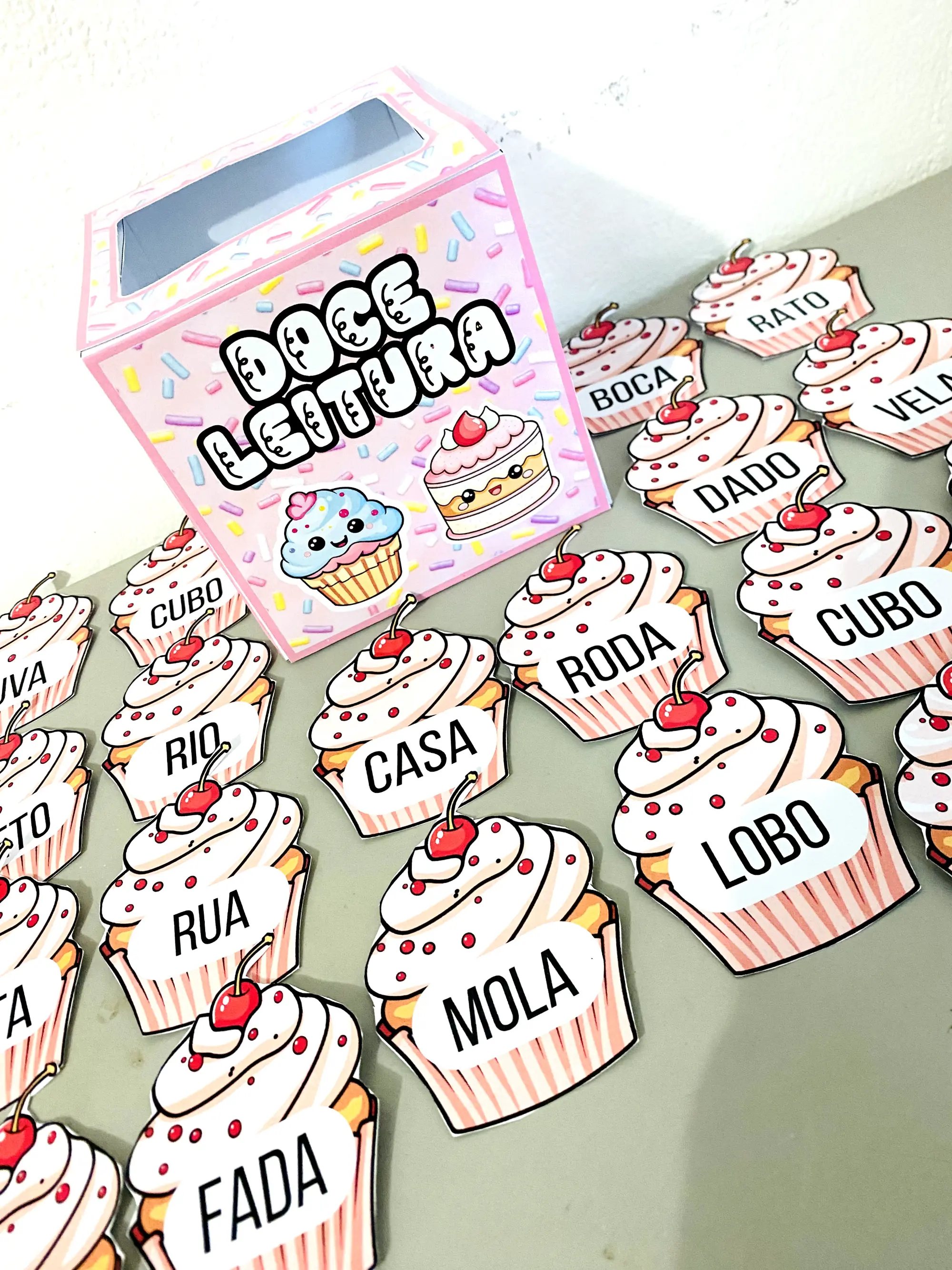Doce Leitura! – Fichas de Cupcake 1°ano anos iniciais — amostra 1: Recurso versátil para alfabetização e reforço escolar.