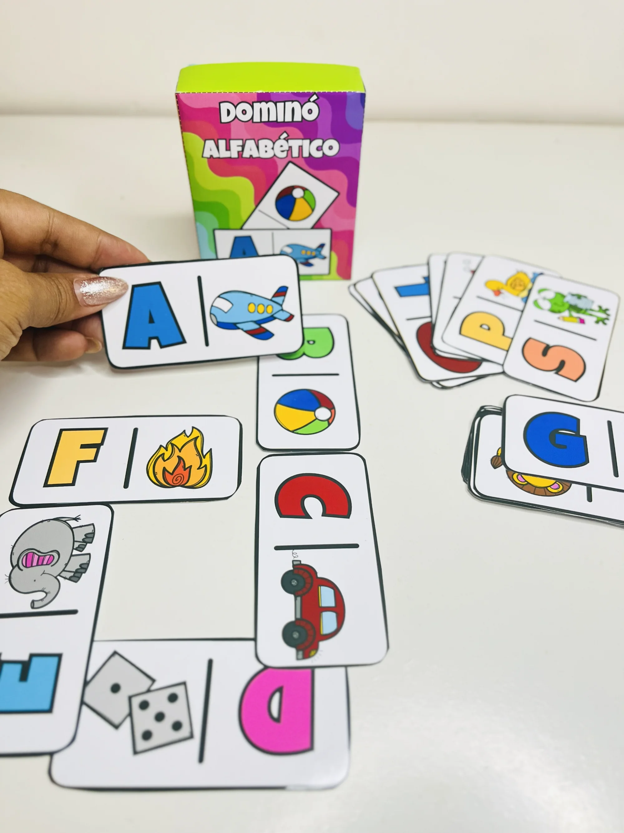 Dominó Alfabético – Aprendizado Divertido e Eficiente — amostra 1: O Dominó Alfabético é uma ferramenta educativa…