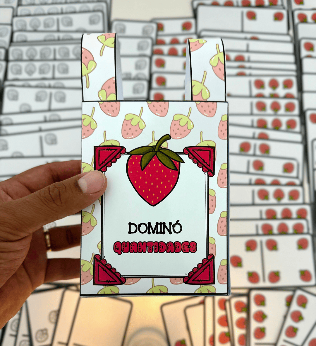 Dominó das Quantidades de Morango: Jogo para Imprimir — amostra 1: Dominó das Quantidades com tema de morango