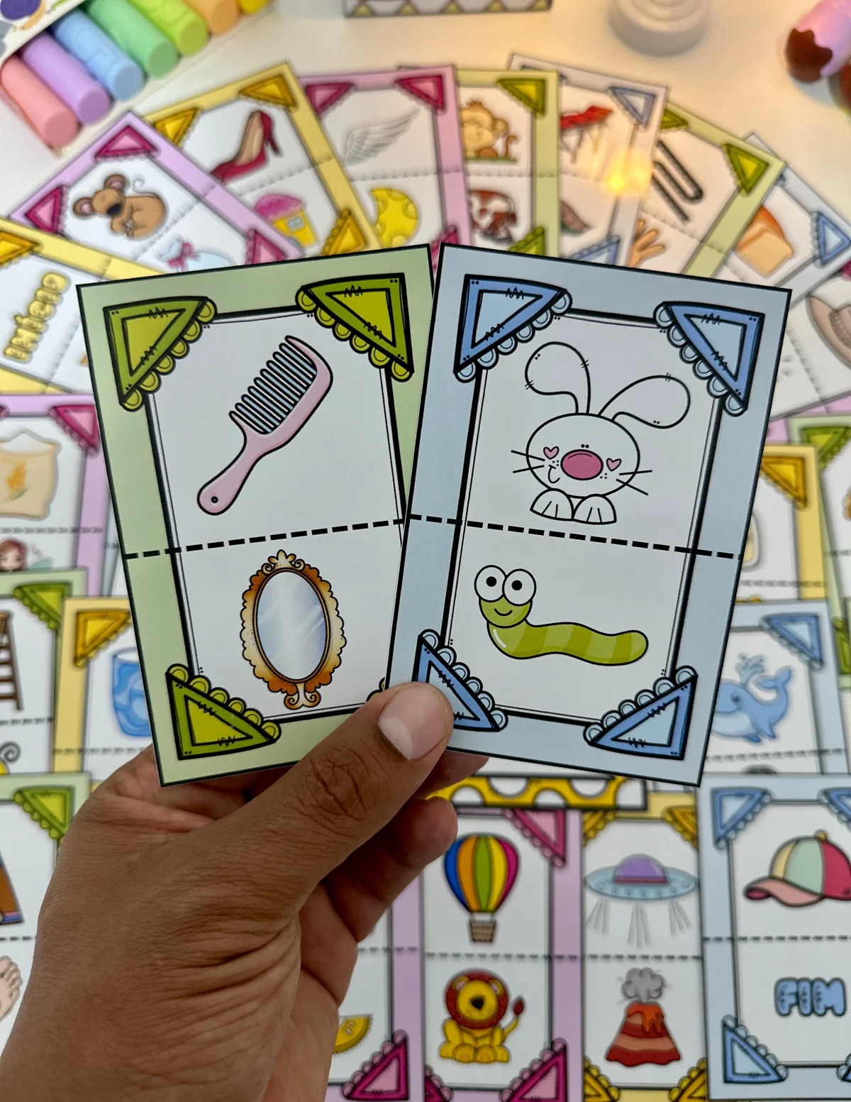 Dominó das Rimas – Atividades para Imprimir — amostra 1: O que vem no material