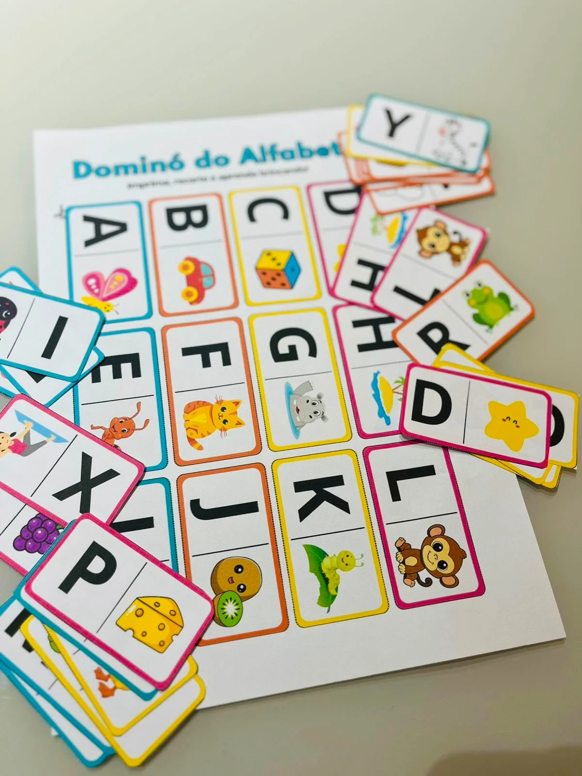 Dominó Do Alfabeto — amostra 1: DOMINÓ DO ALFABETO Aprender letras pode ser muito mais leve, lúdico e envolvente Dominó Do Alfabeto — amostra 1: DOMINÓ DO ALFABETO Aprender letras pode ser muito mais leve, lúdico e envolvente