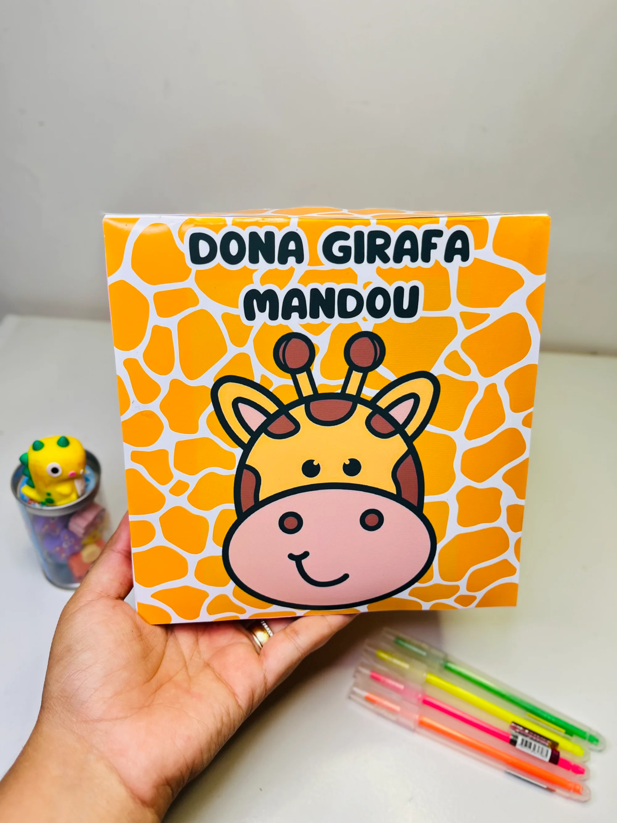 Dona Girafa Mandou – Jogo de Movimento e Recreação Infantil — amostra 3: 🎲 Como brincar: retire um cartão e realize o…
