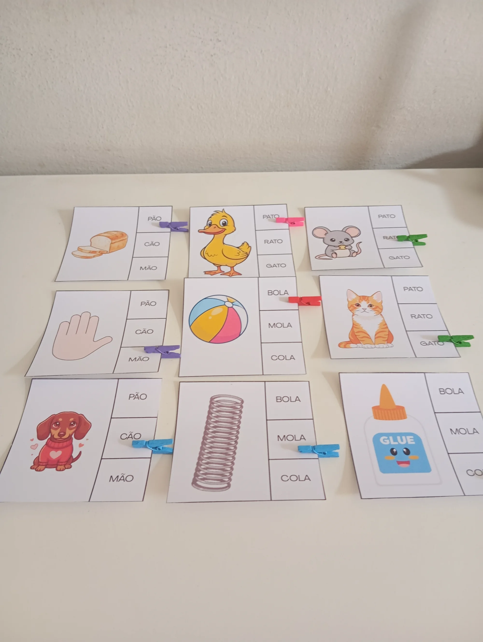 ENCONTRE A PALAVRA CORRESPONDENTE – JOGO DE LEITURA- ALFABETIZAÇÃO — amostra 4: Com o material Encontre a Palavra…